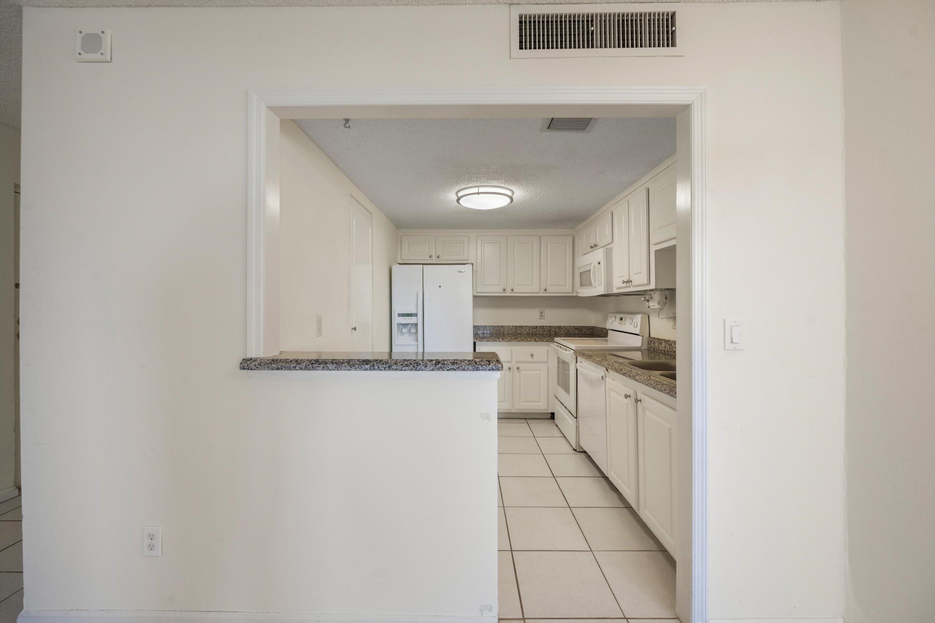 2800 N Ocean Drive A-8b Property Photo 8