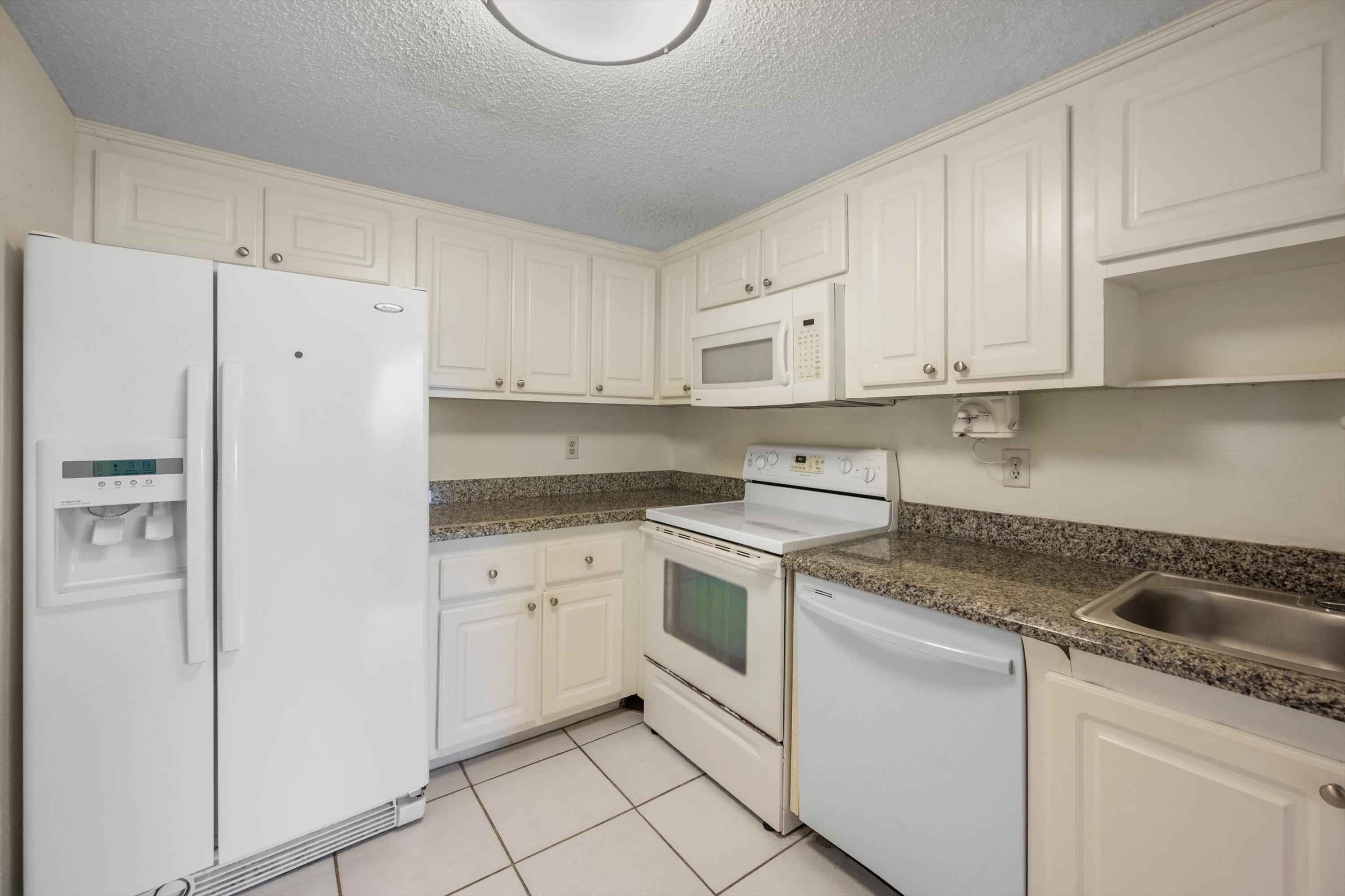 2800 N Ocean Drive A-8b Property Photo 11