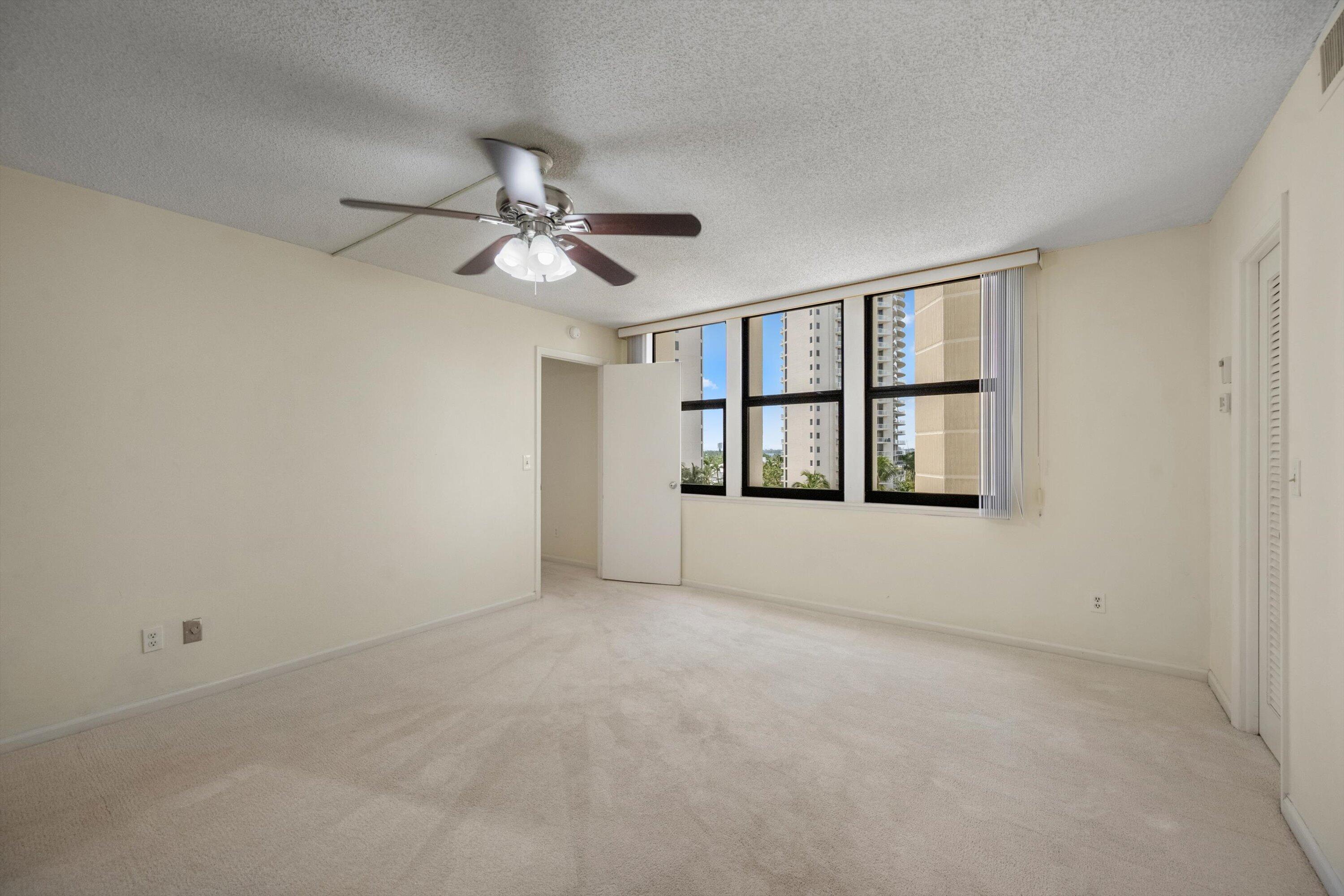 2800 N Ocean Drive A-8b Property Photo 17