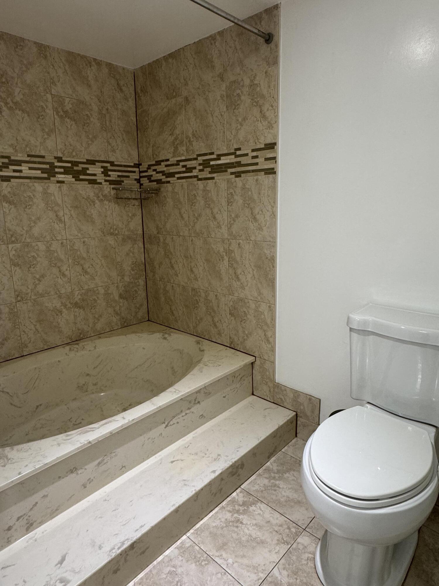 16171 Blatt Boulevard 202 Property Photo 6