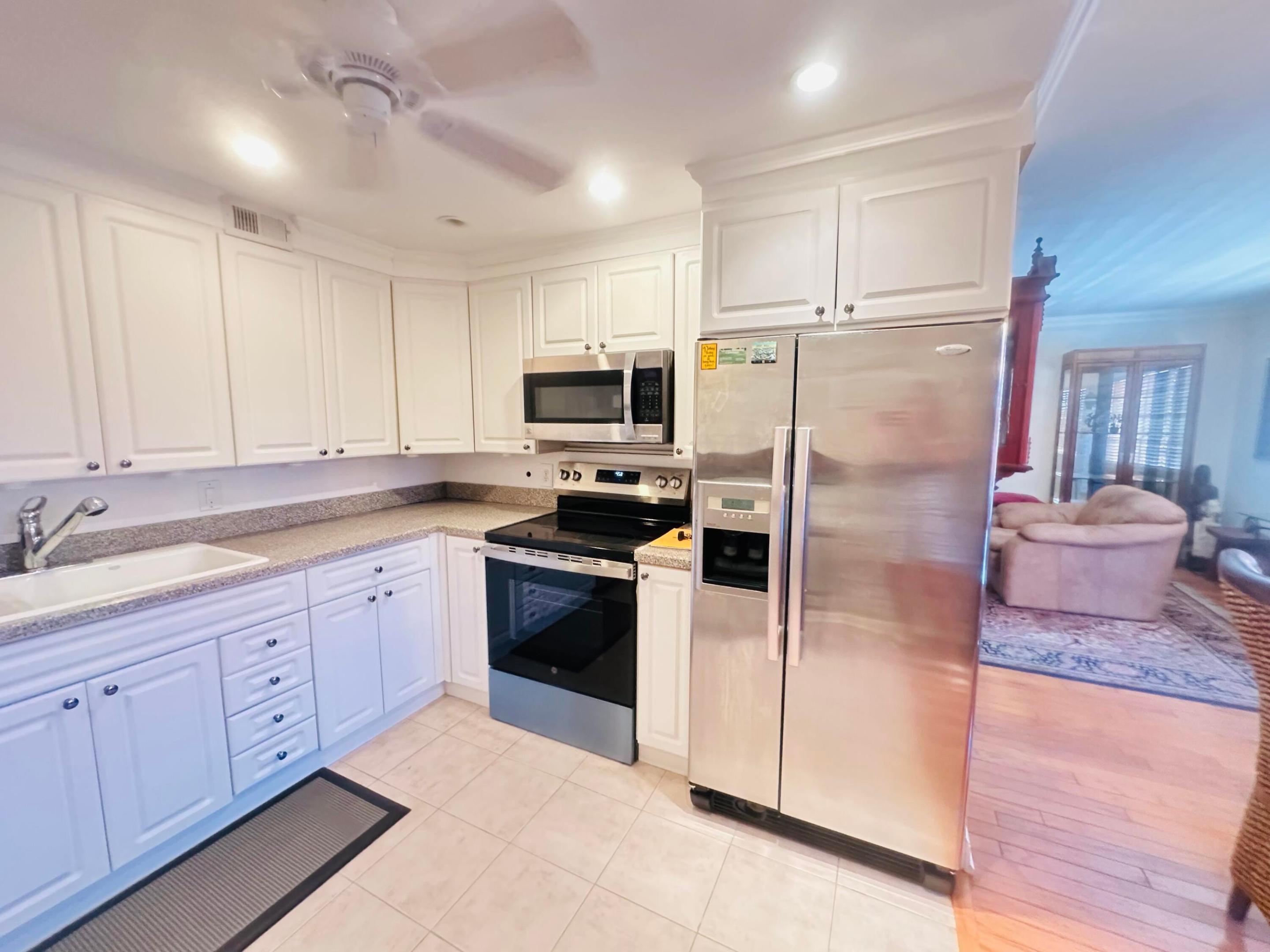 2029 Farnham O Property Photo 9