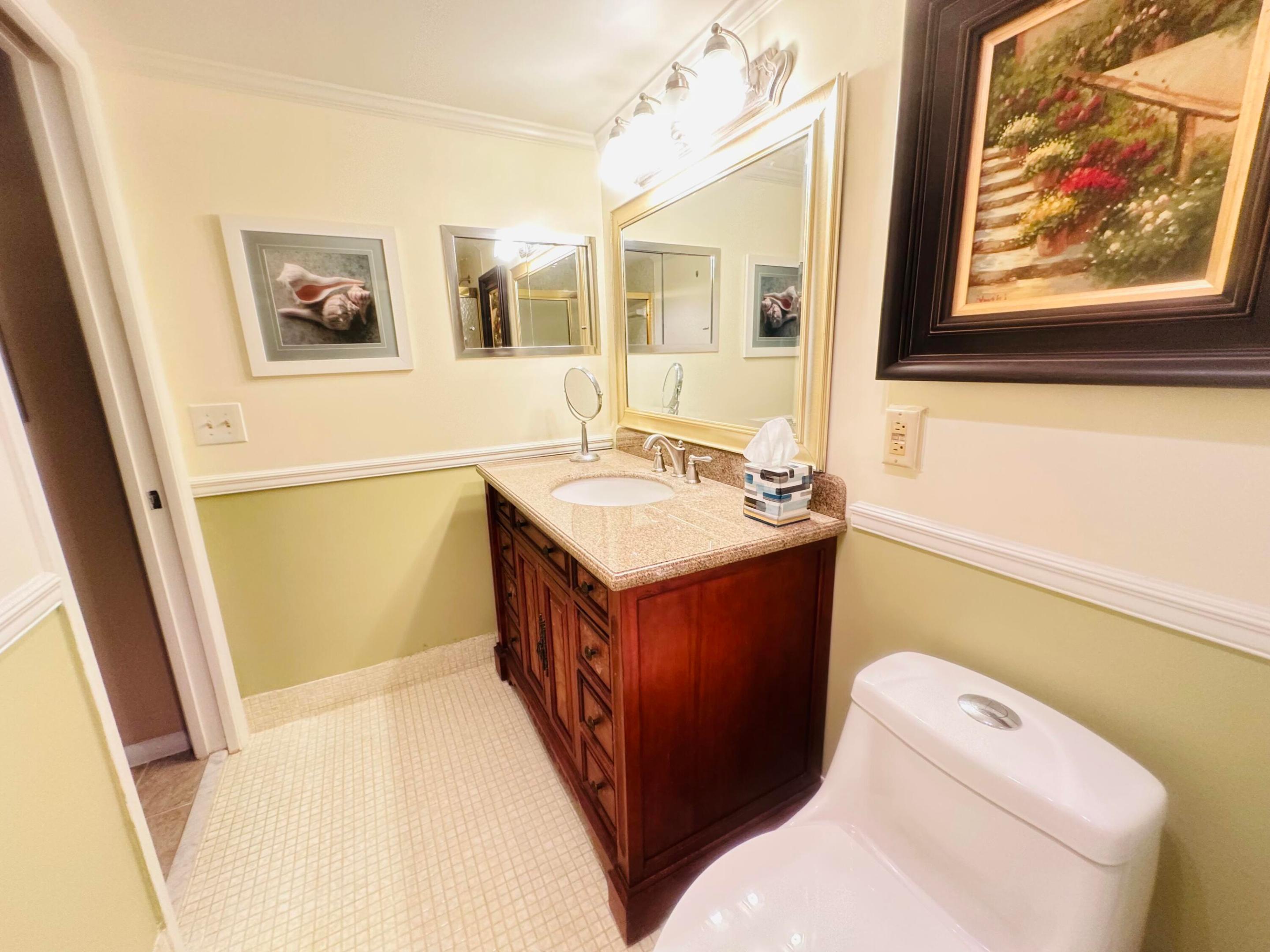 2029 Farnham O Property Photo 19