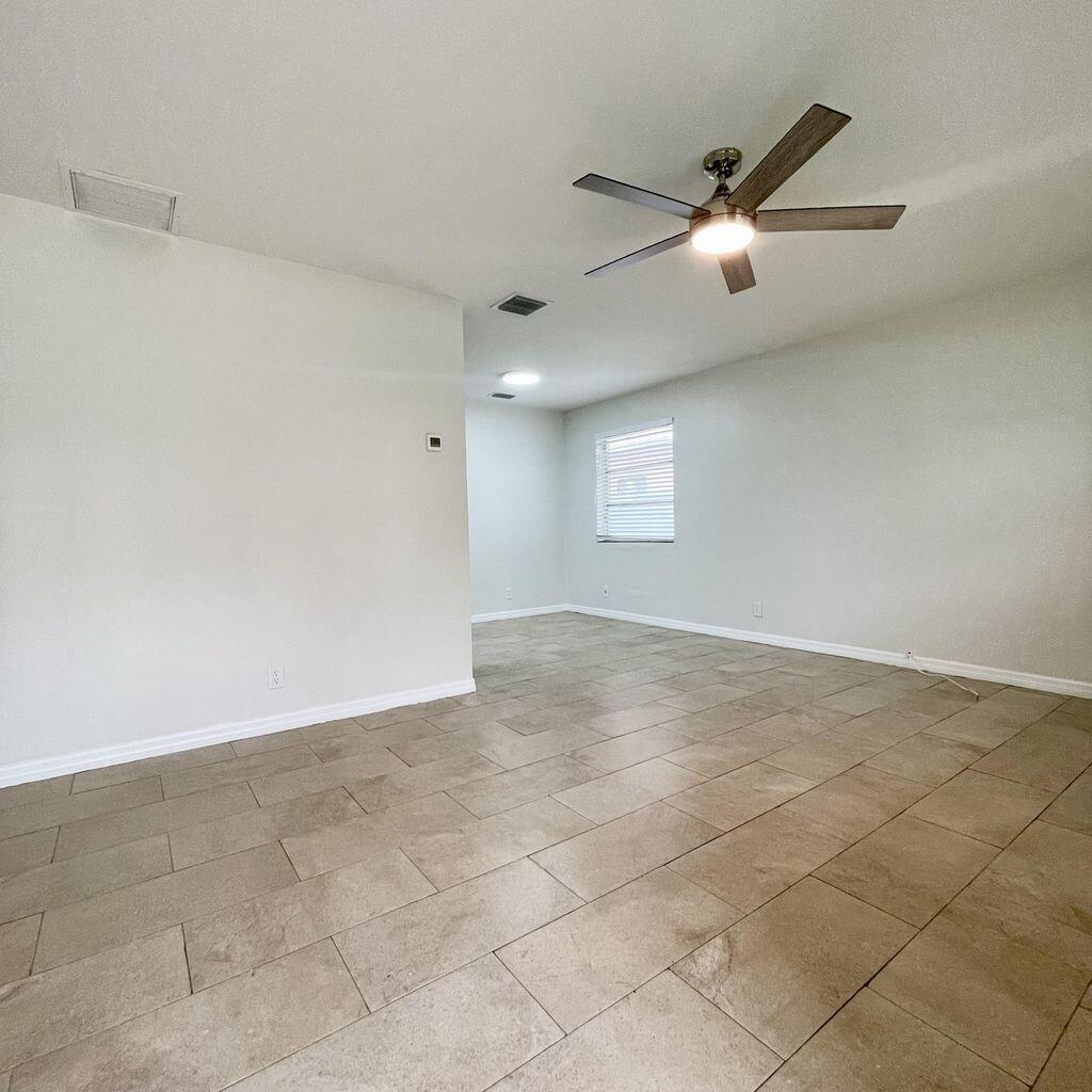 1718 Mercer Avenue B Property Photo 8