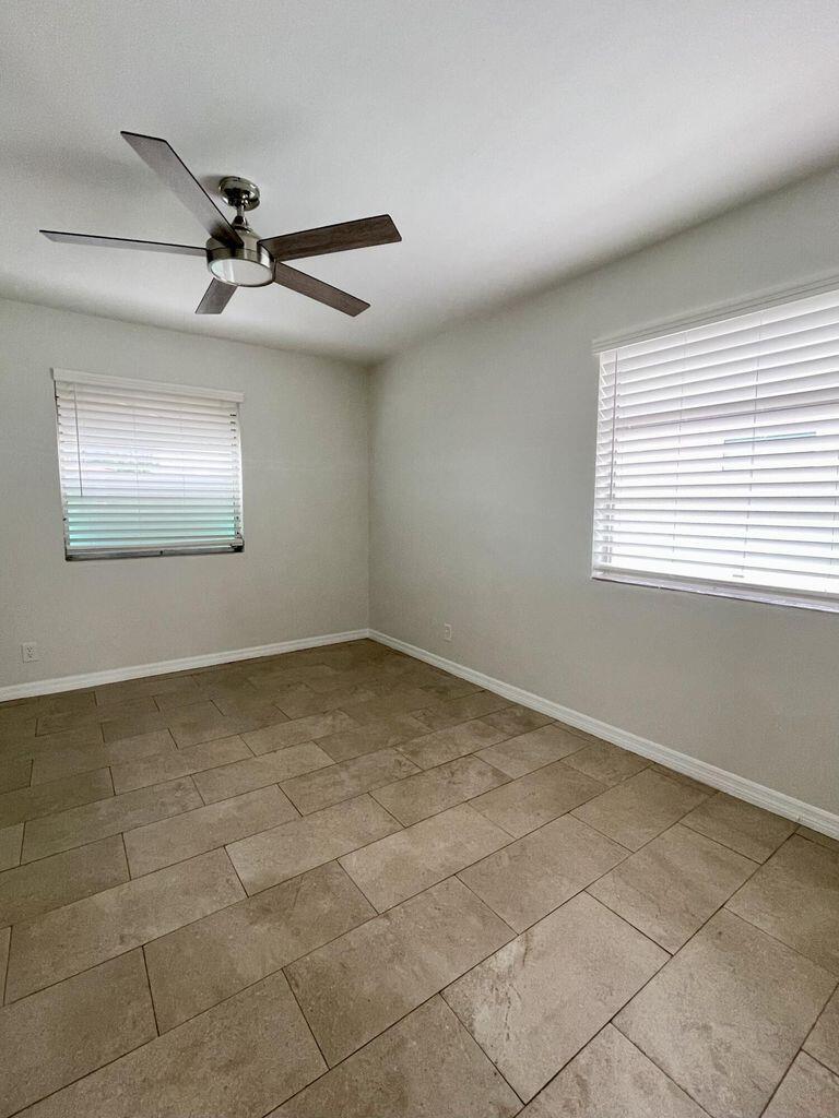 1718 Mercer Avenue B Property Photo 12