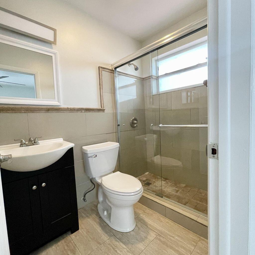 1718 Mercer Avenue B Property Photo 13