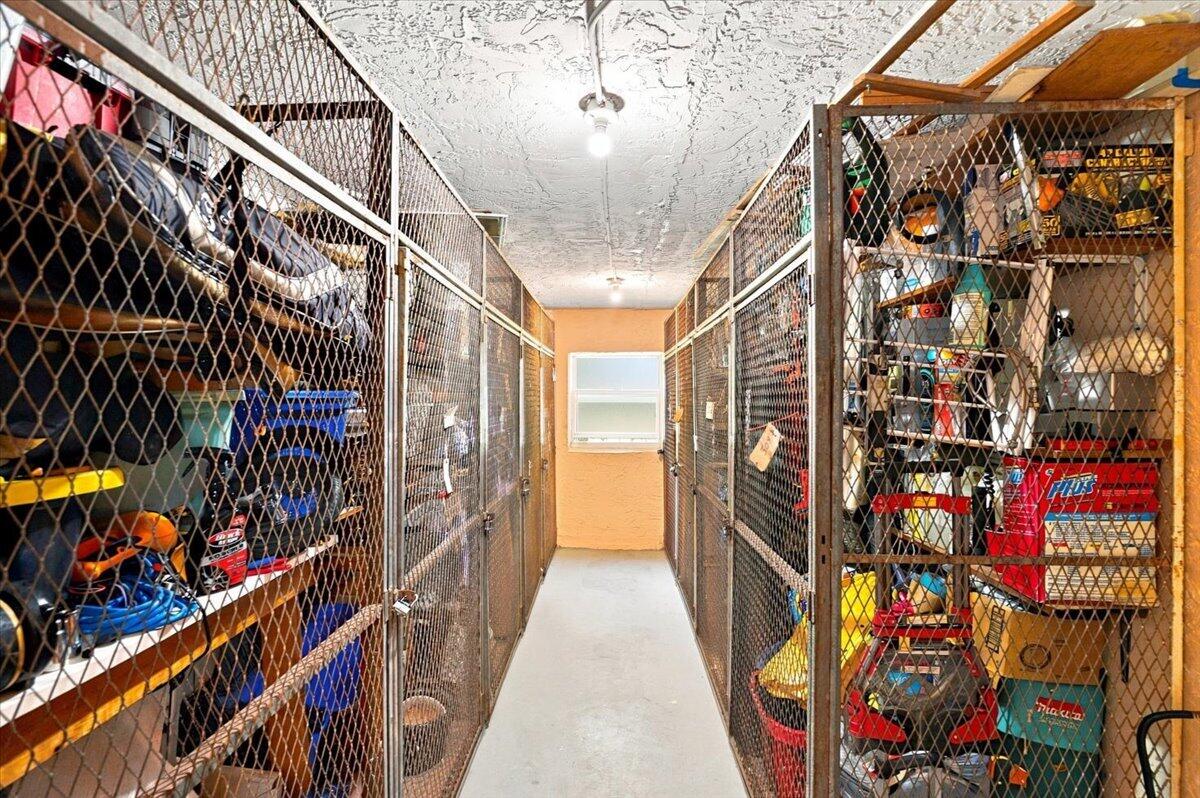 1050 Country Club Drive 306 Property Photo 28
