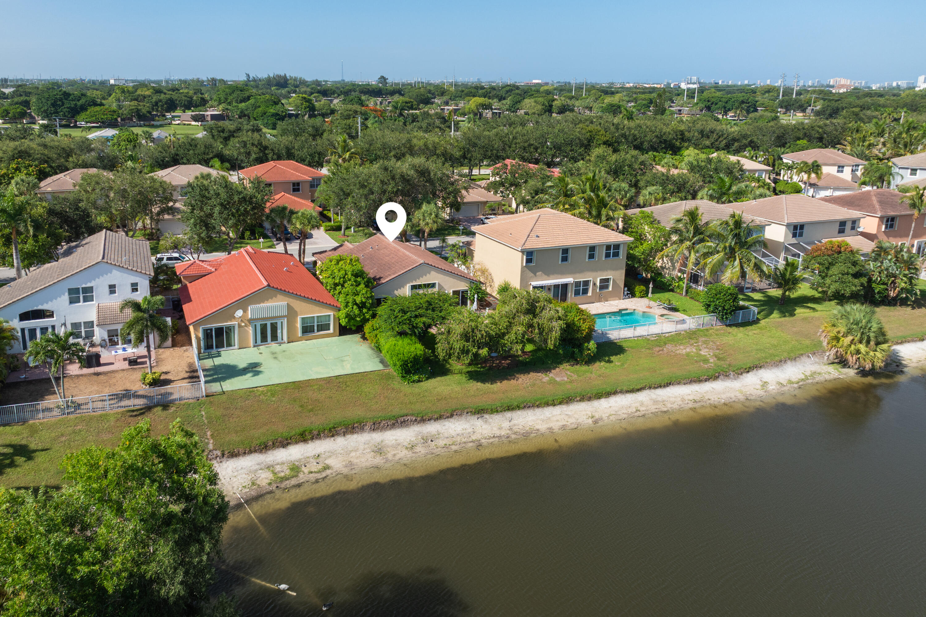 4977 Victoria Circle Property Photo 5