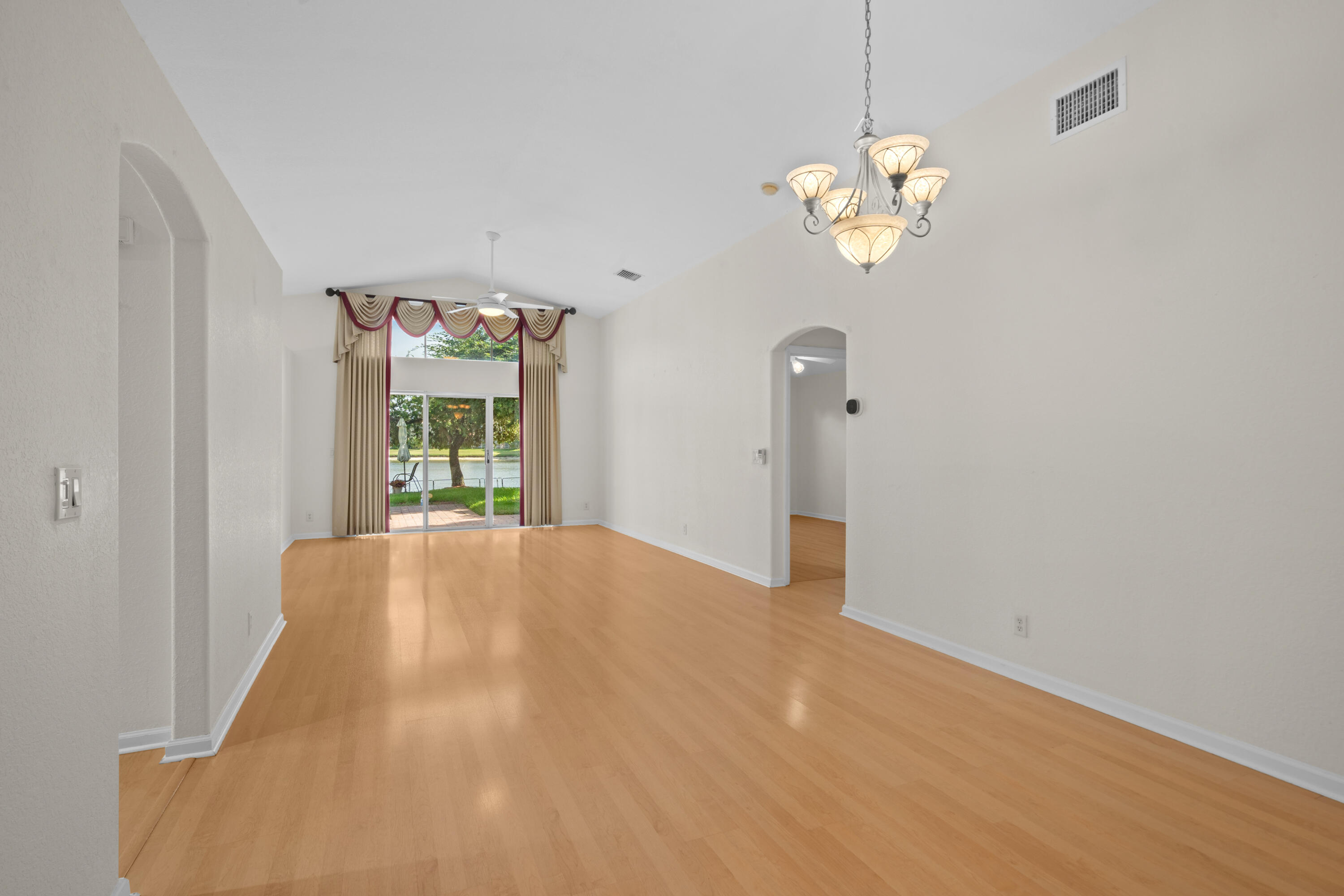 4977 Victoria Circle Property Photo 8