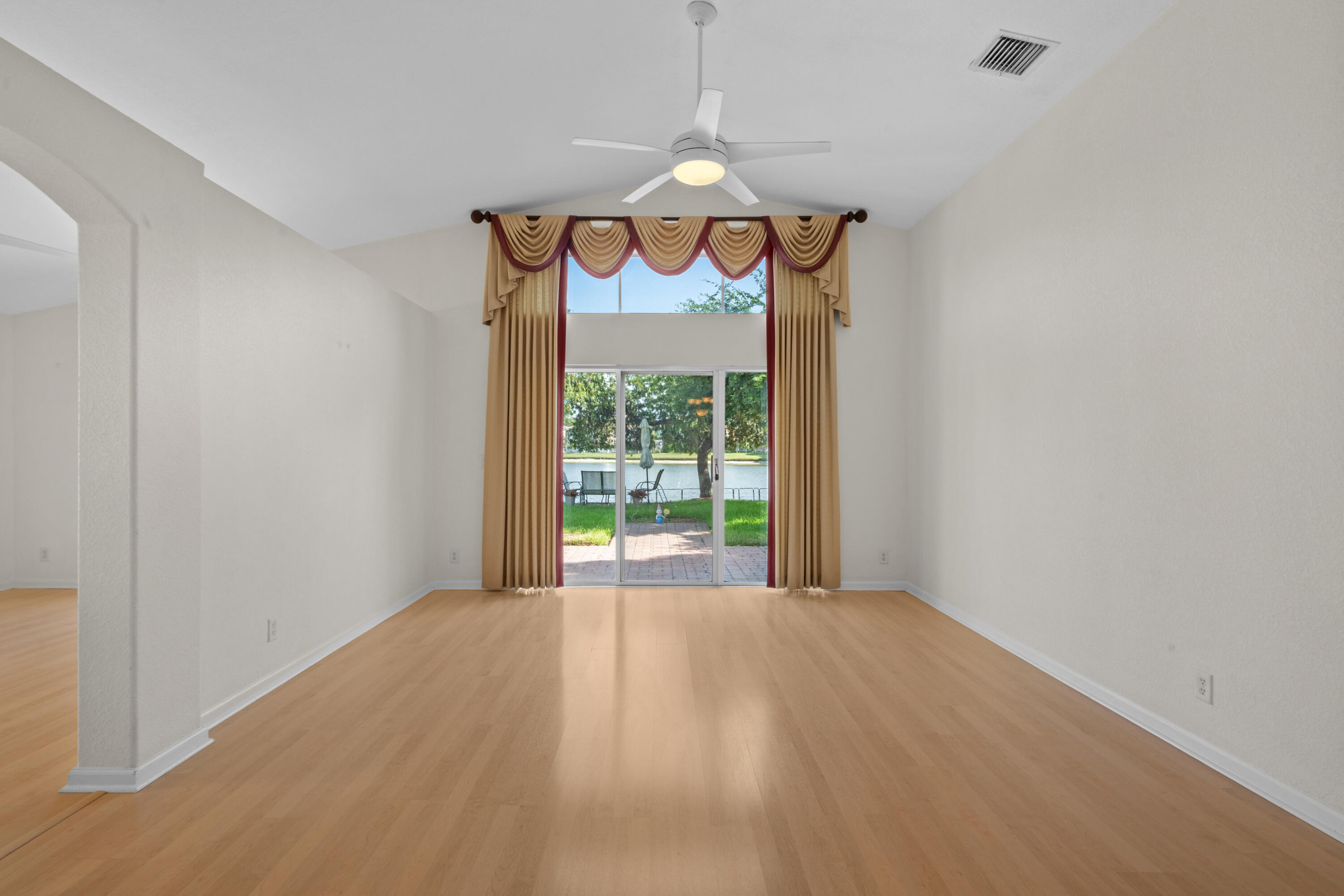 4977 Victoria Circle Property Photo 10