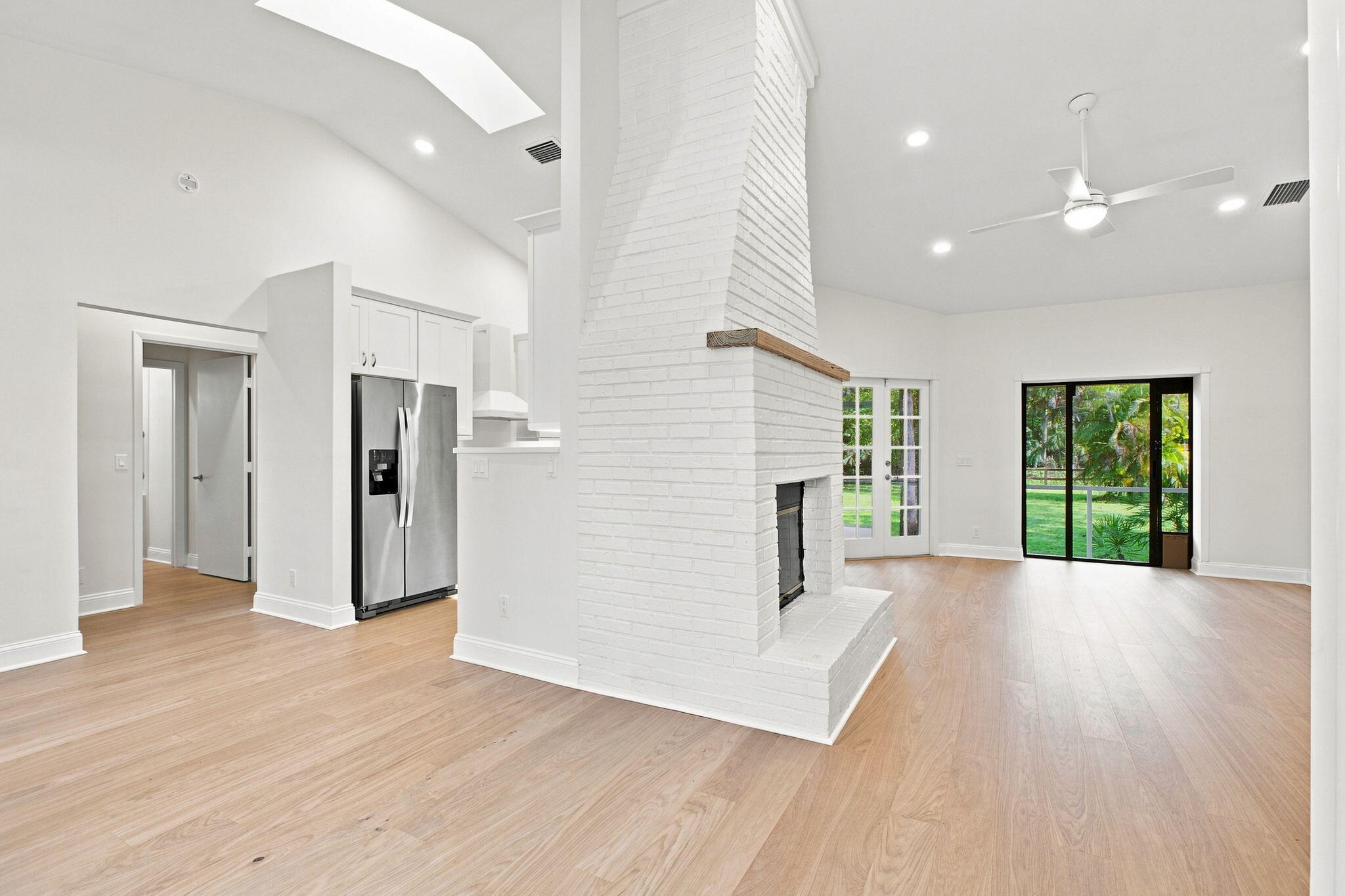 10681 154th Road N Property Photo 3