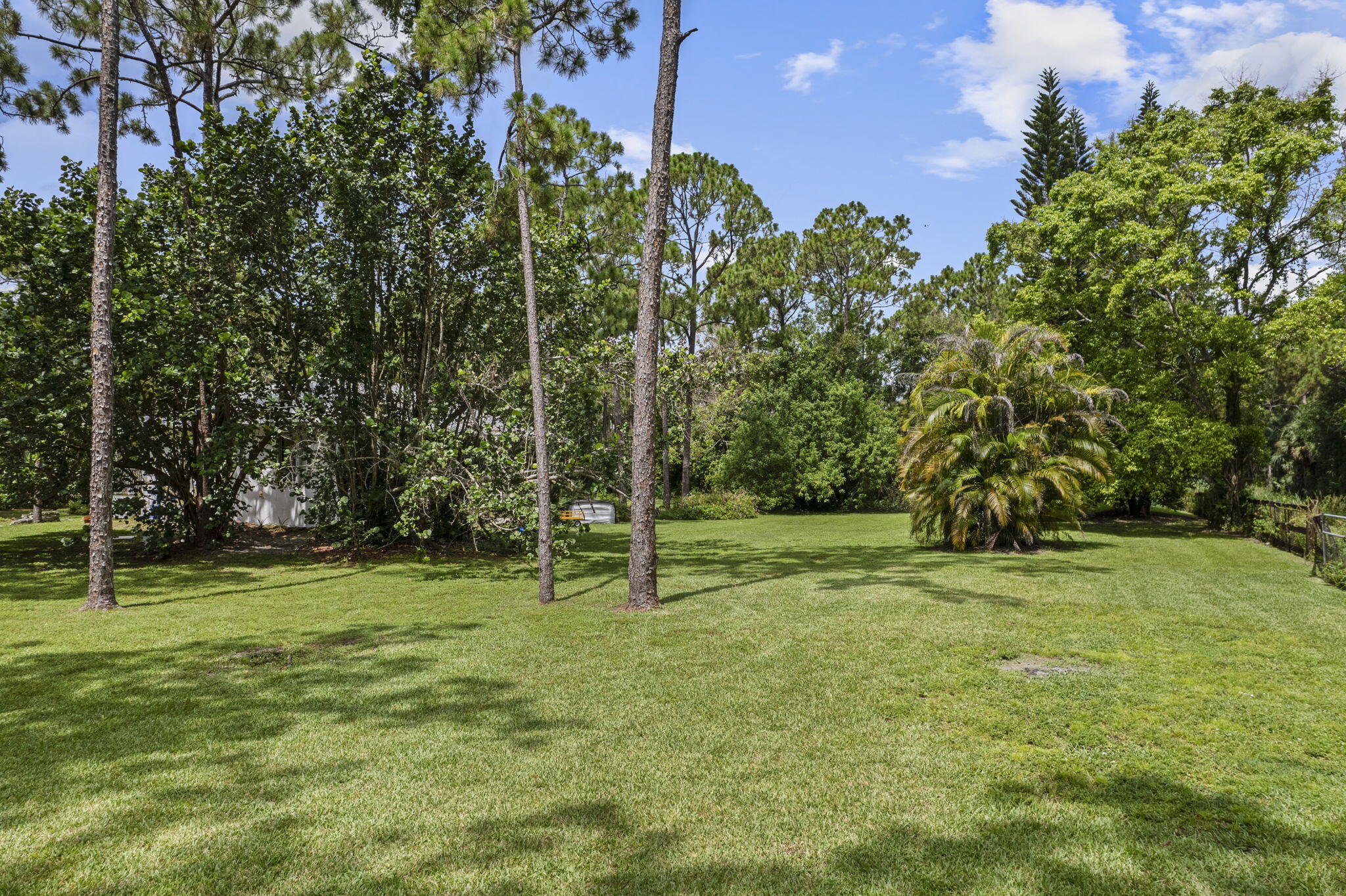 10681 154th Road N Property Photo 6
