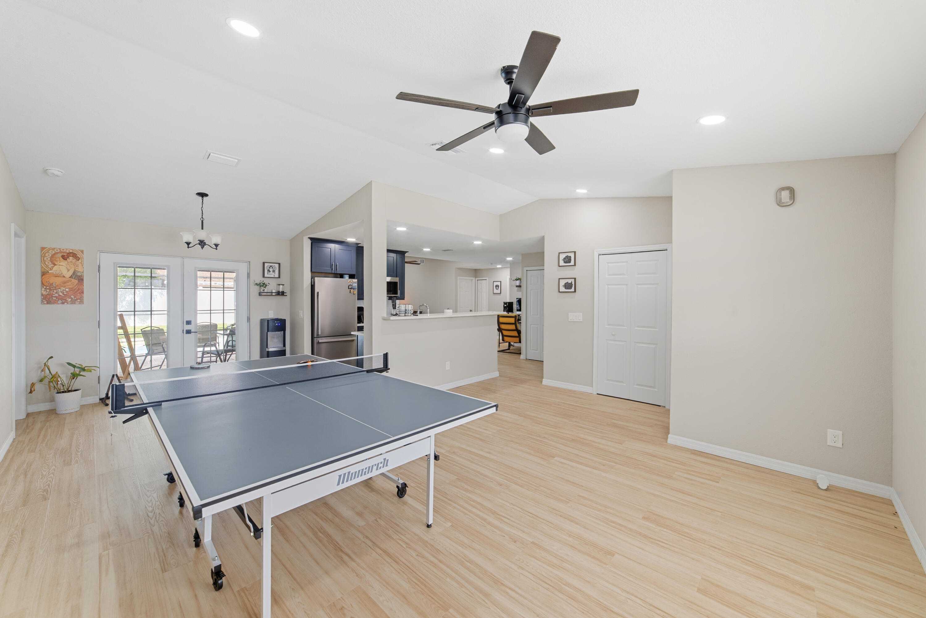 1003 Red Oak Circle Property Photo 7