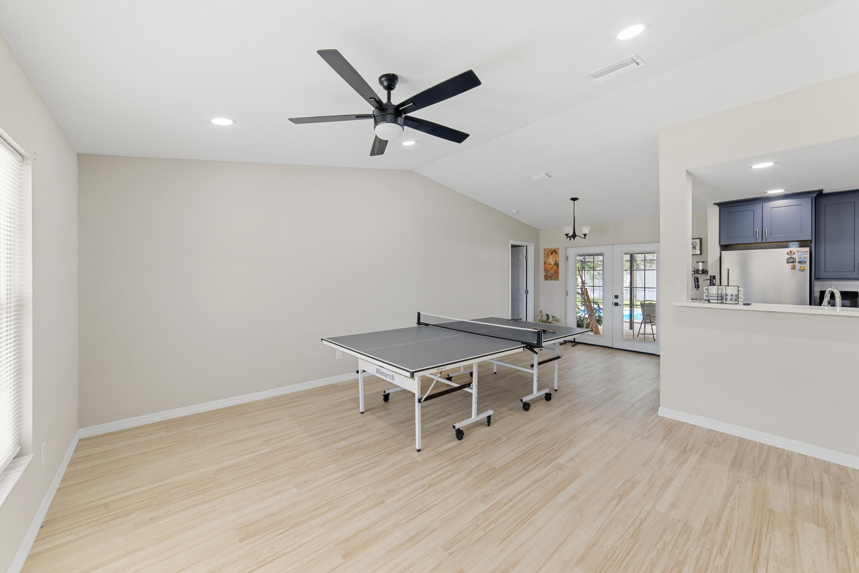 1003 Red Oak Circle Property Photo 15