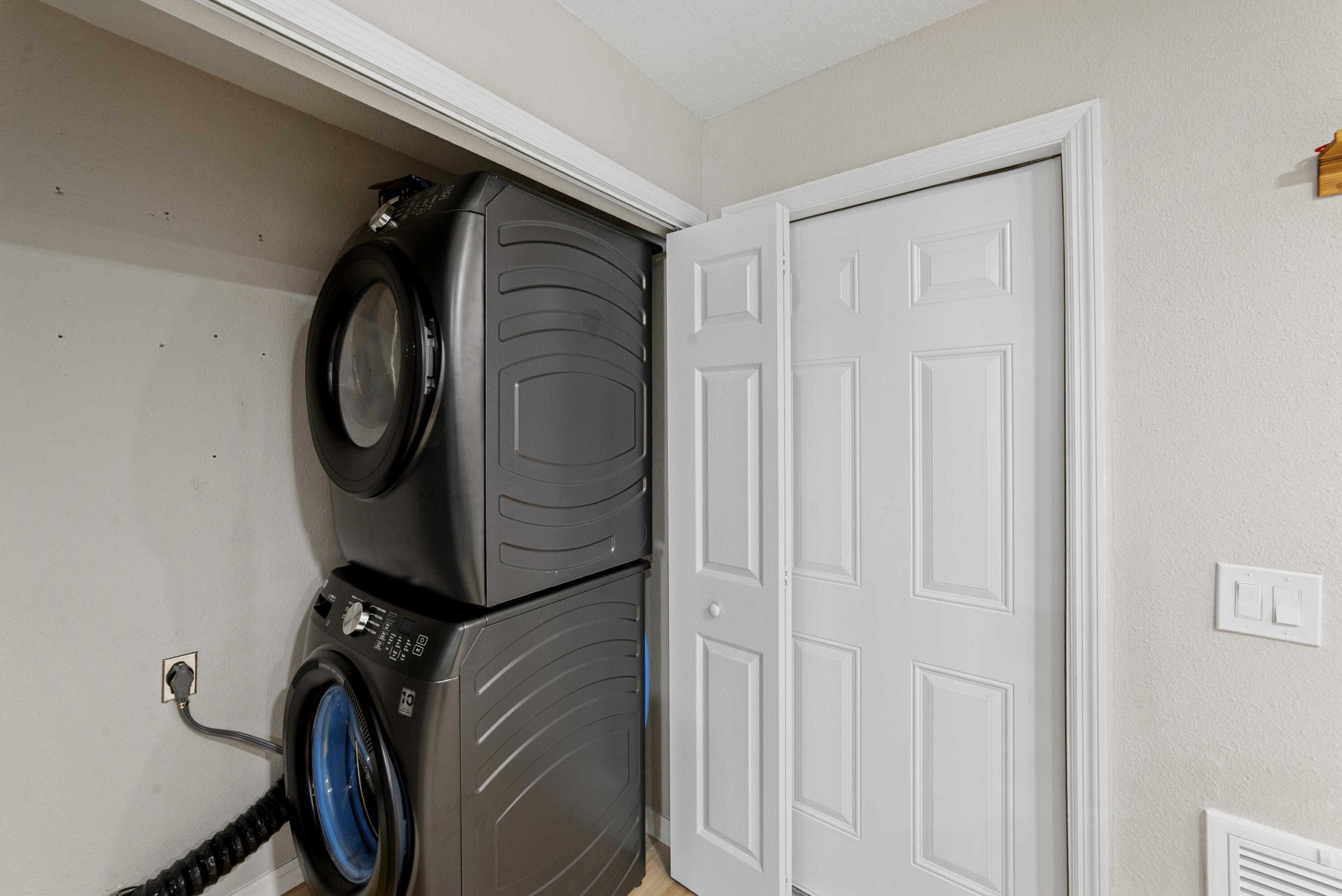 1003 Red Oak Circle Property Photo 31