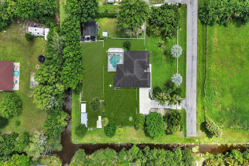 16137 E Aintree Drive Property Photo 3
