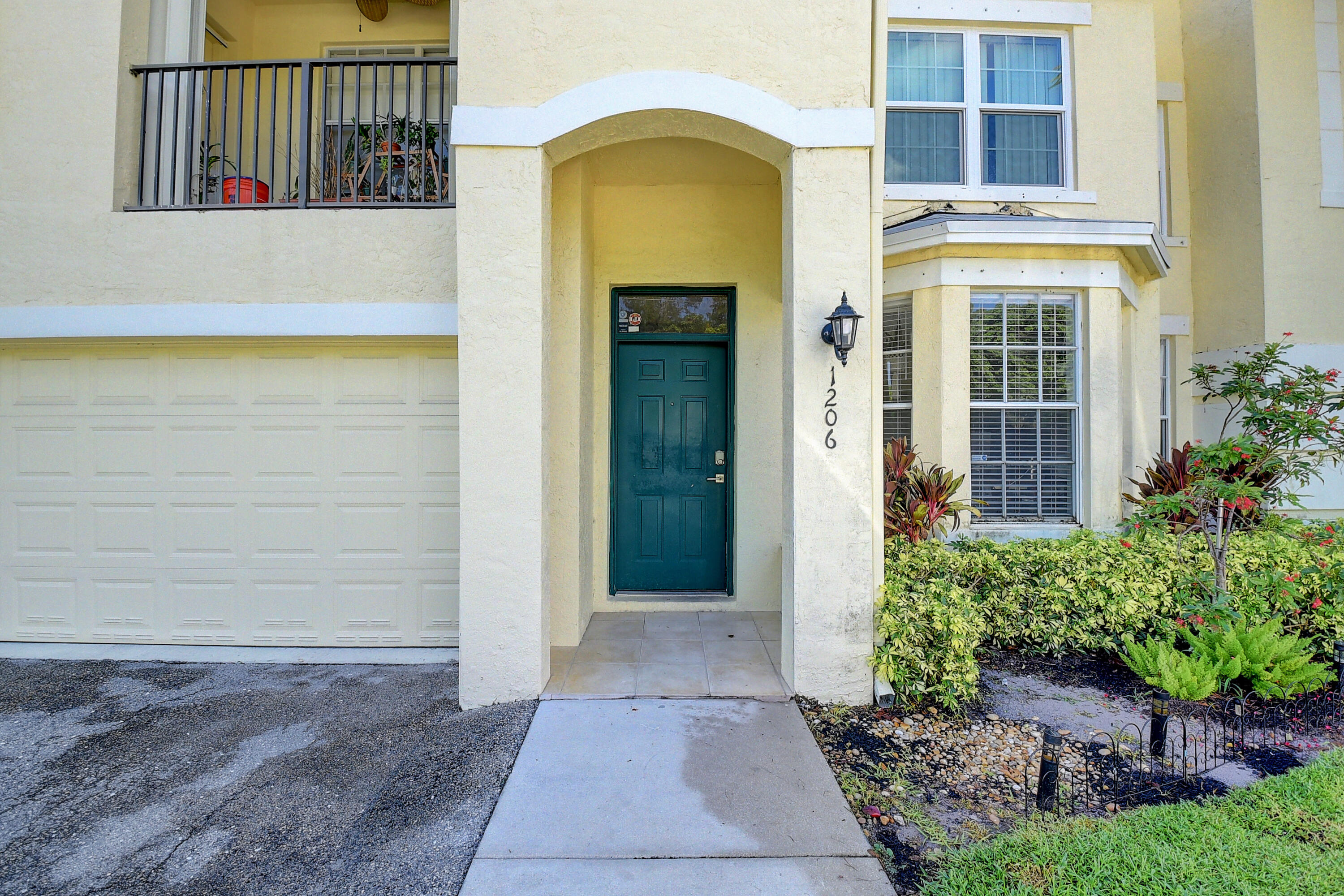 1206 Belmont Place Property Photo 2