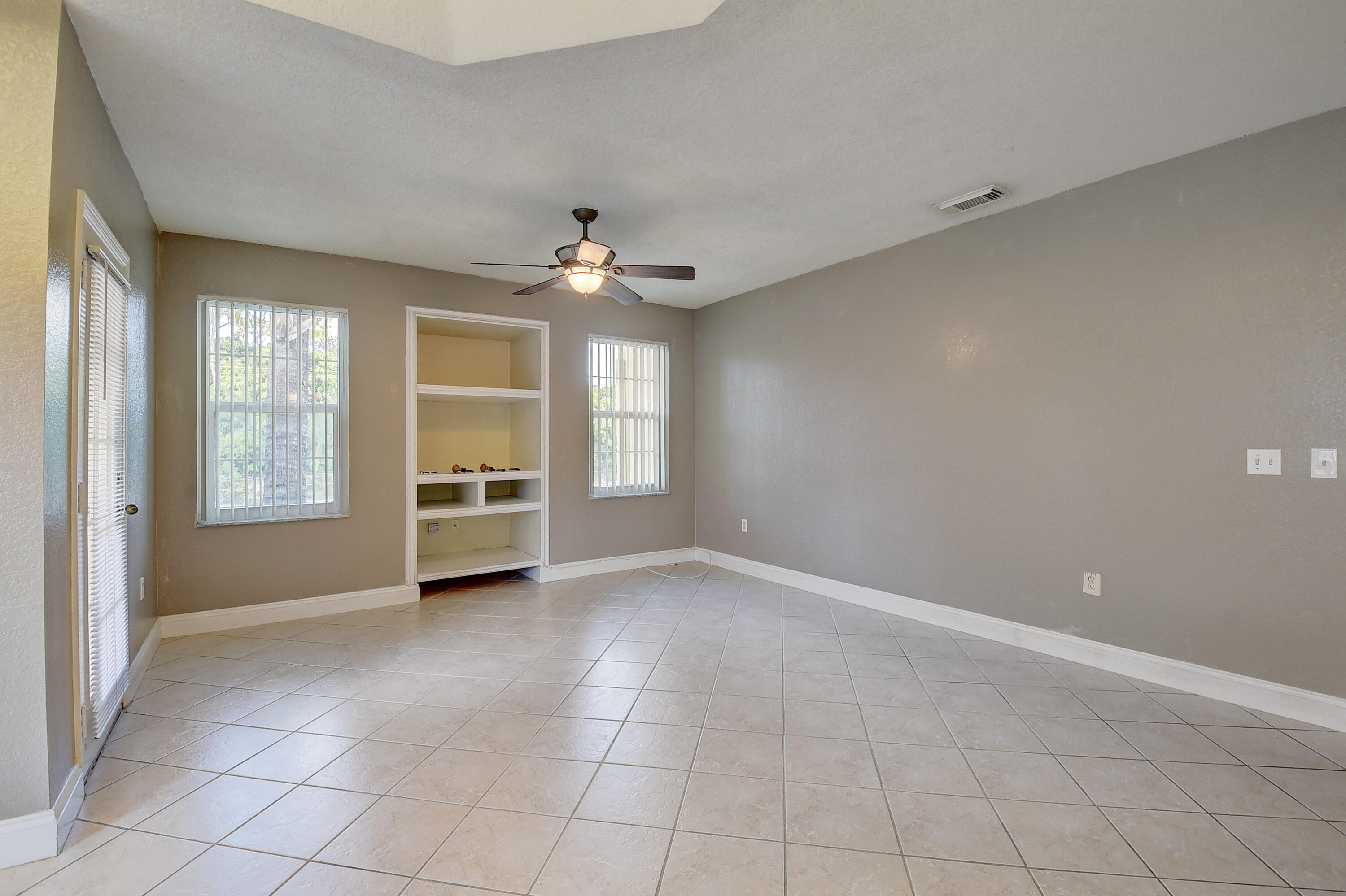 1206 Belmont Place Property Photo 4