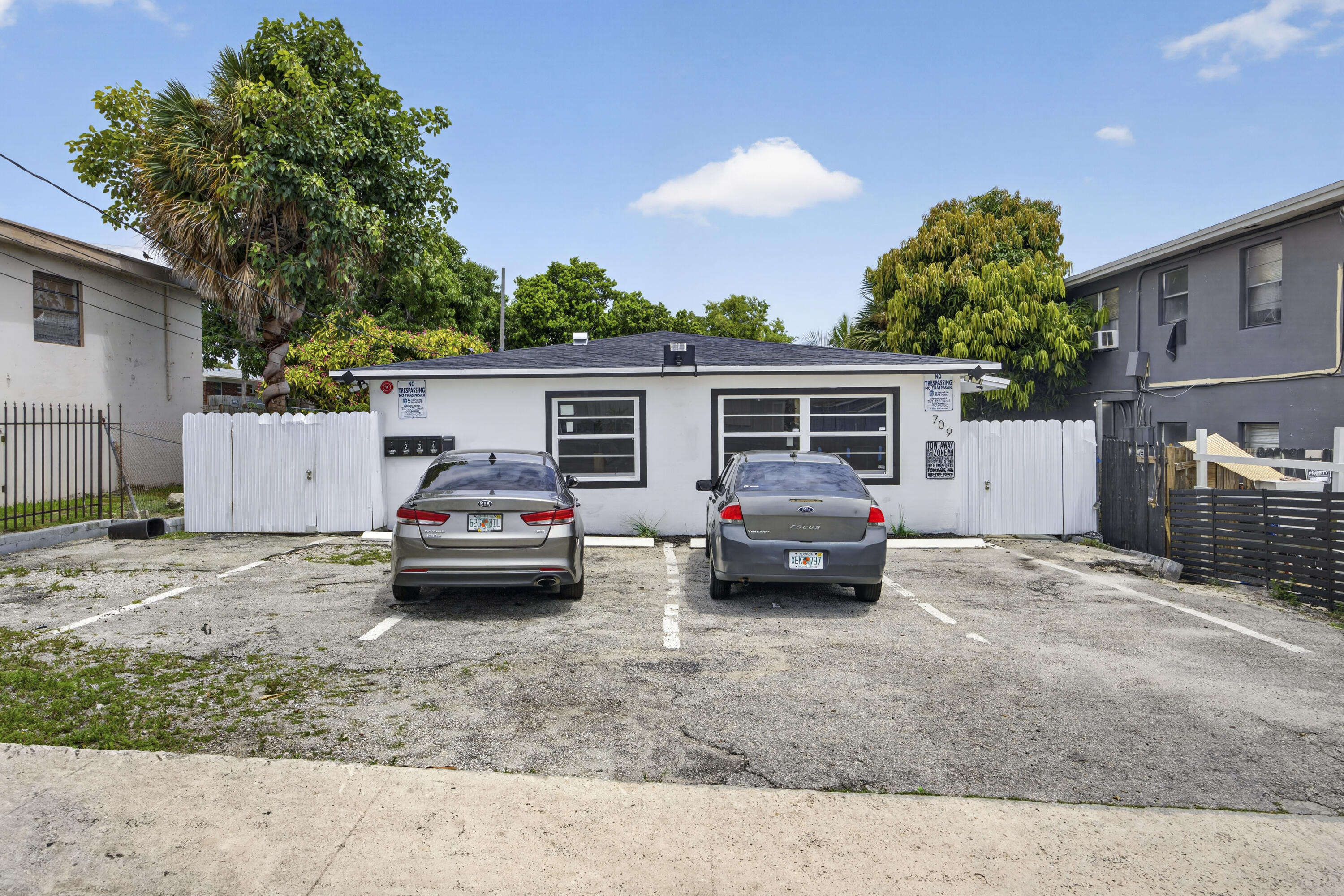 709 13TH Street Property Photo 1