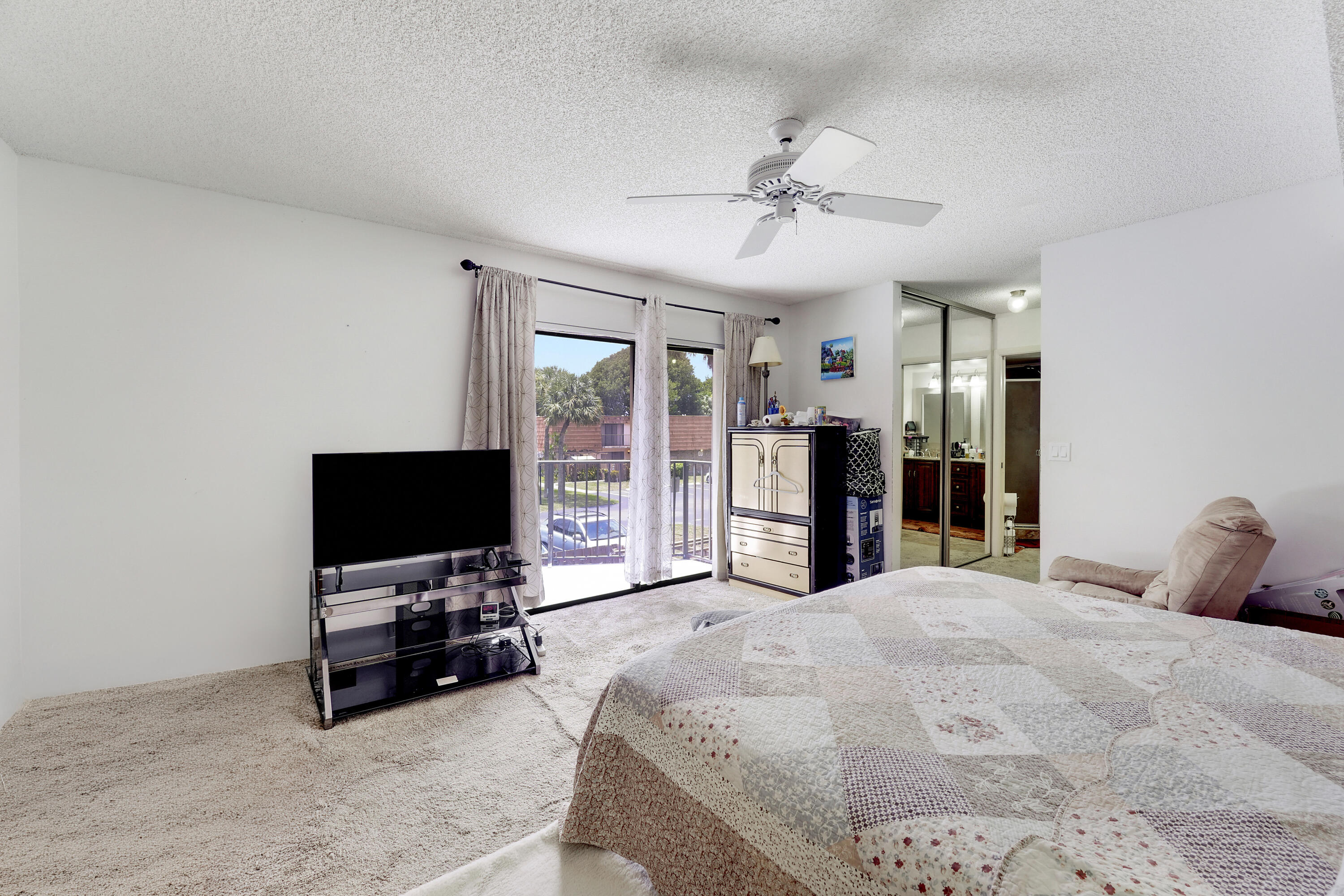 8389 N Coral Circle Property Photo 1