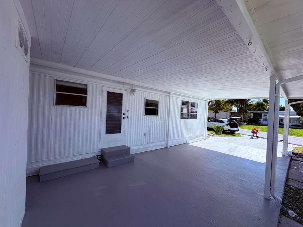 8864 Kings Drive Property Photo 4