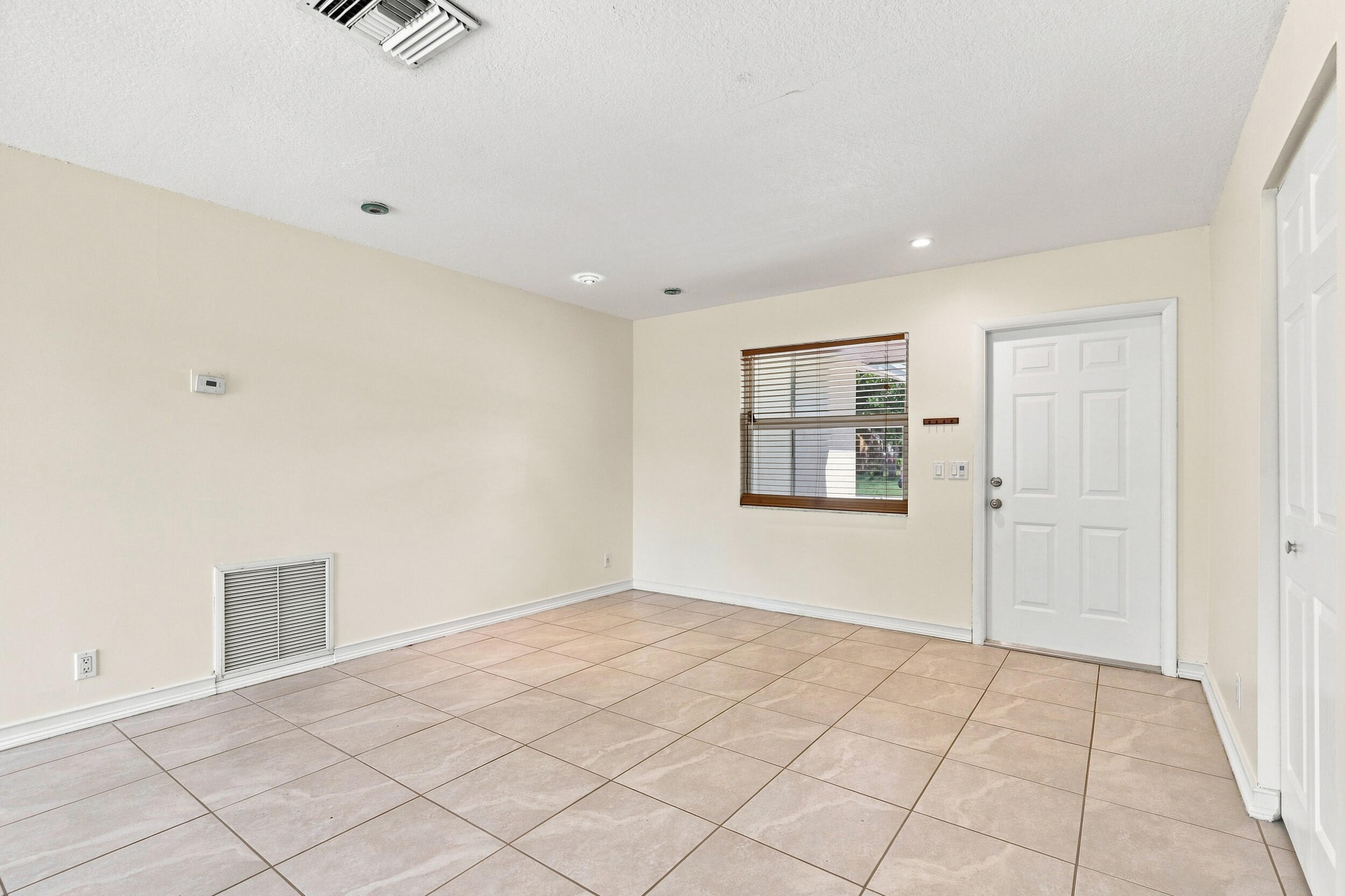 5114 Conklin Drive Property Photo 5