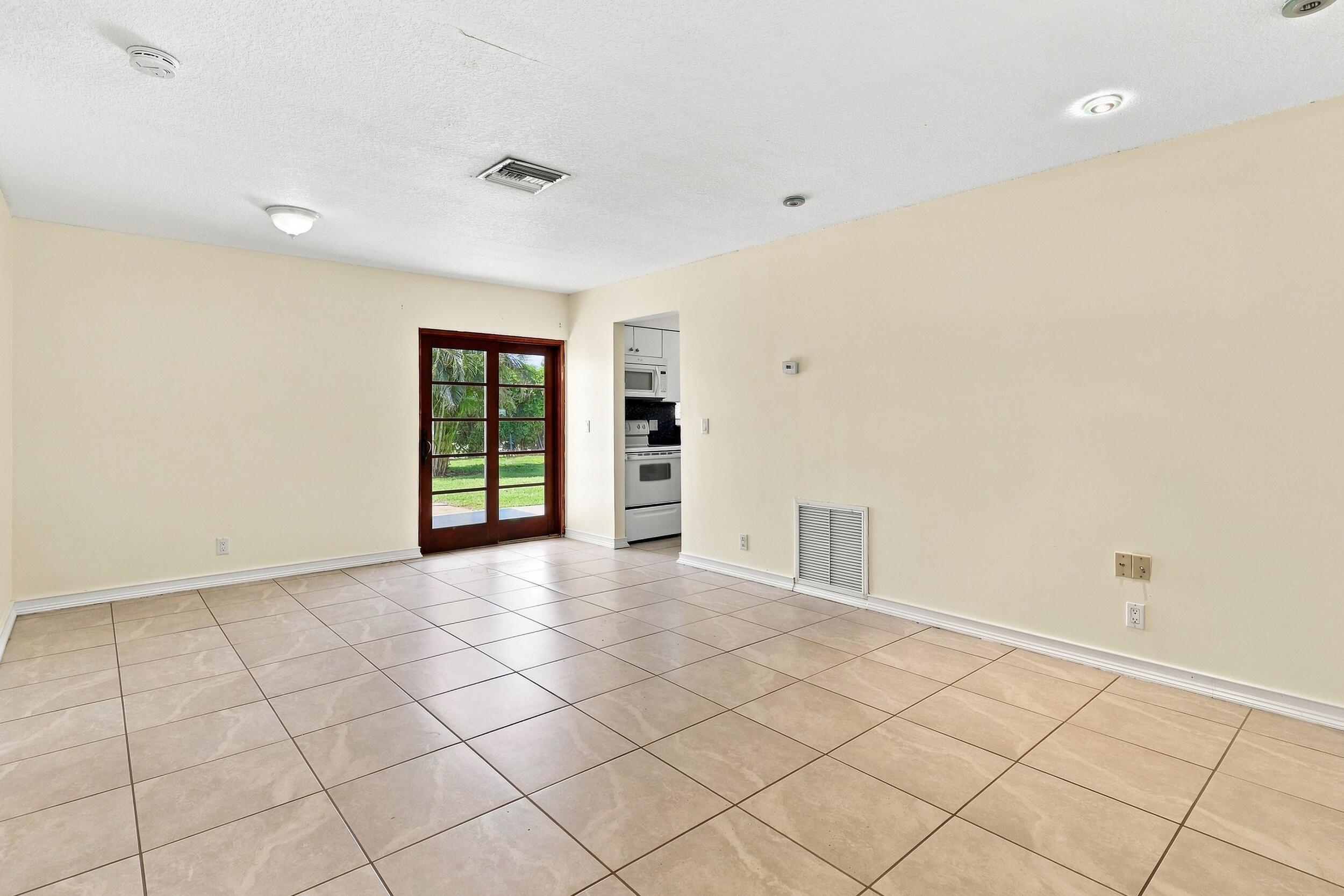 5114 Conklin Drive Property Photo 6
