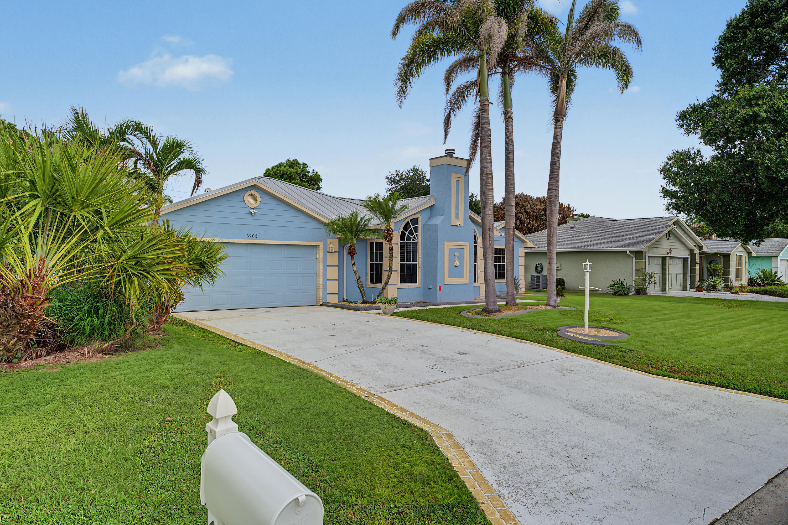 6908 Bronte Circle Property Photo 2