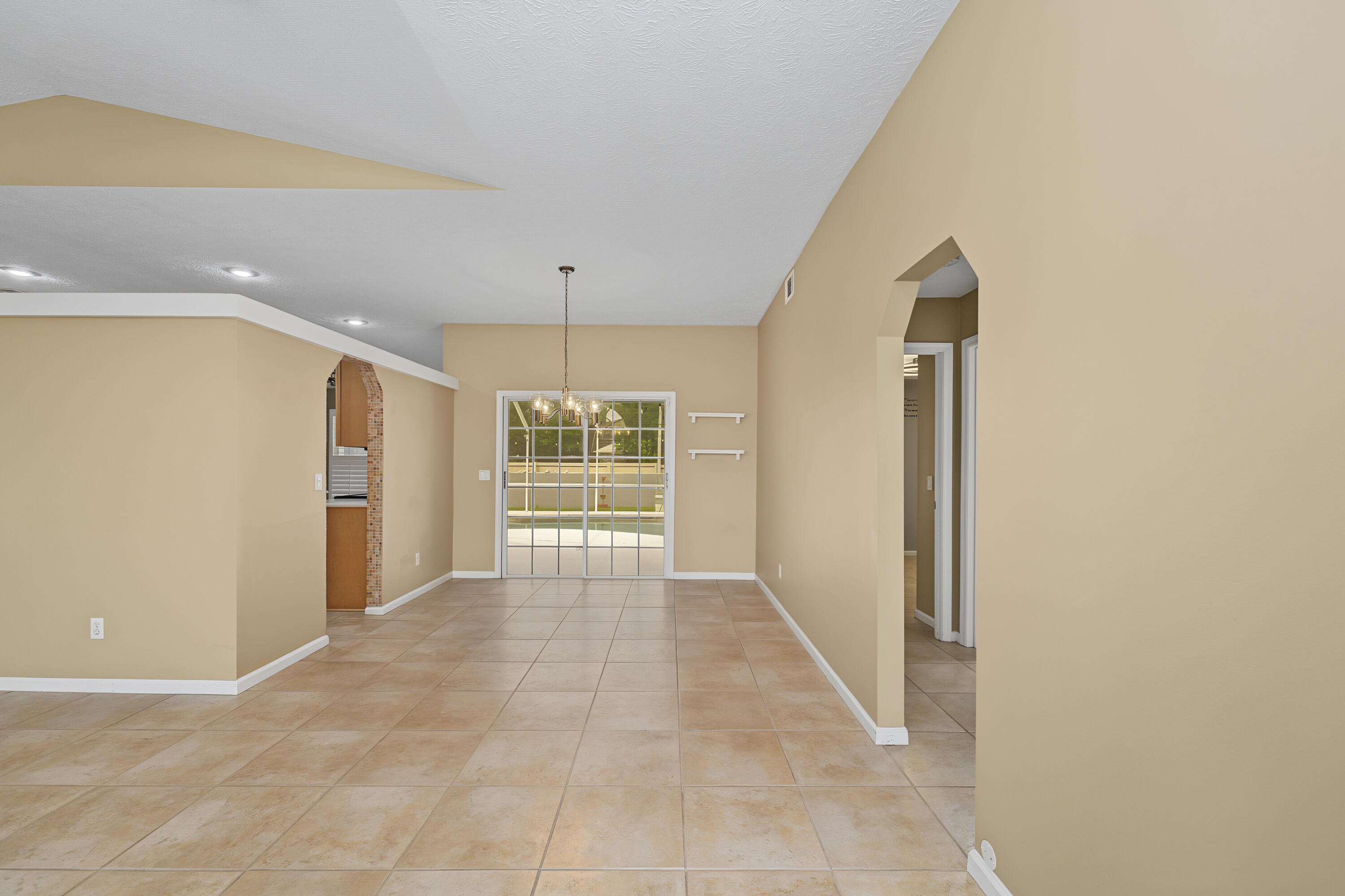 6908 Bronte Circle Property Photo 14