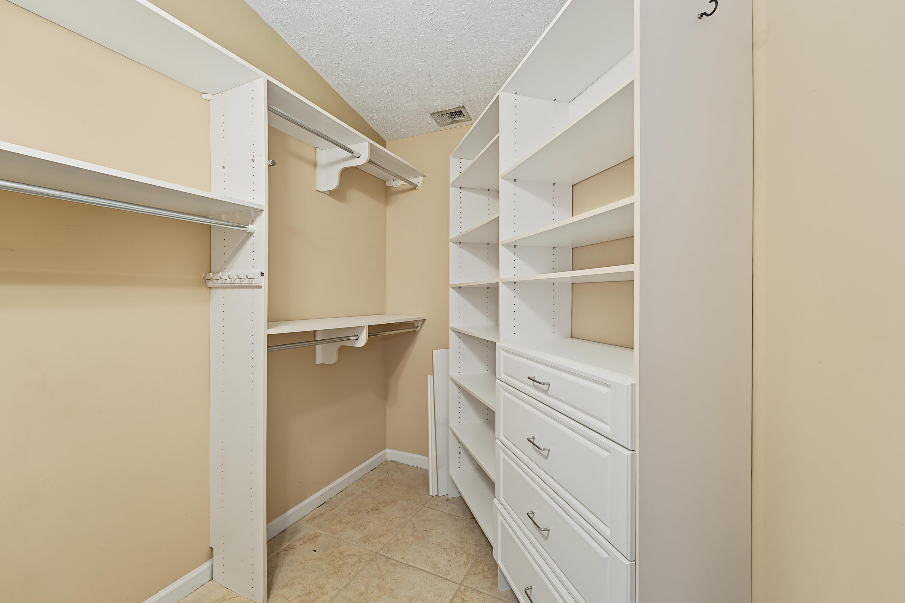 6908 Bronte Circle Property Photo 38