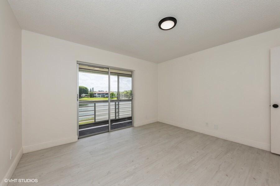 118 Somerset F Property Photo 13