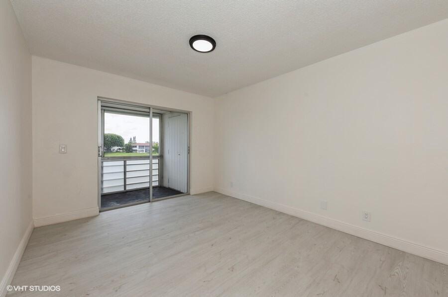 118 Somerset F Property Photo 18