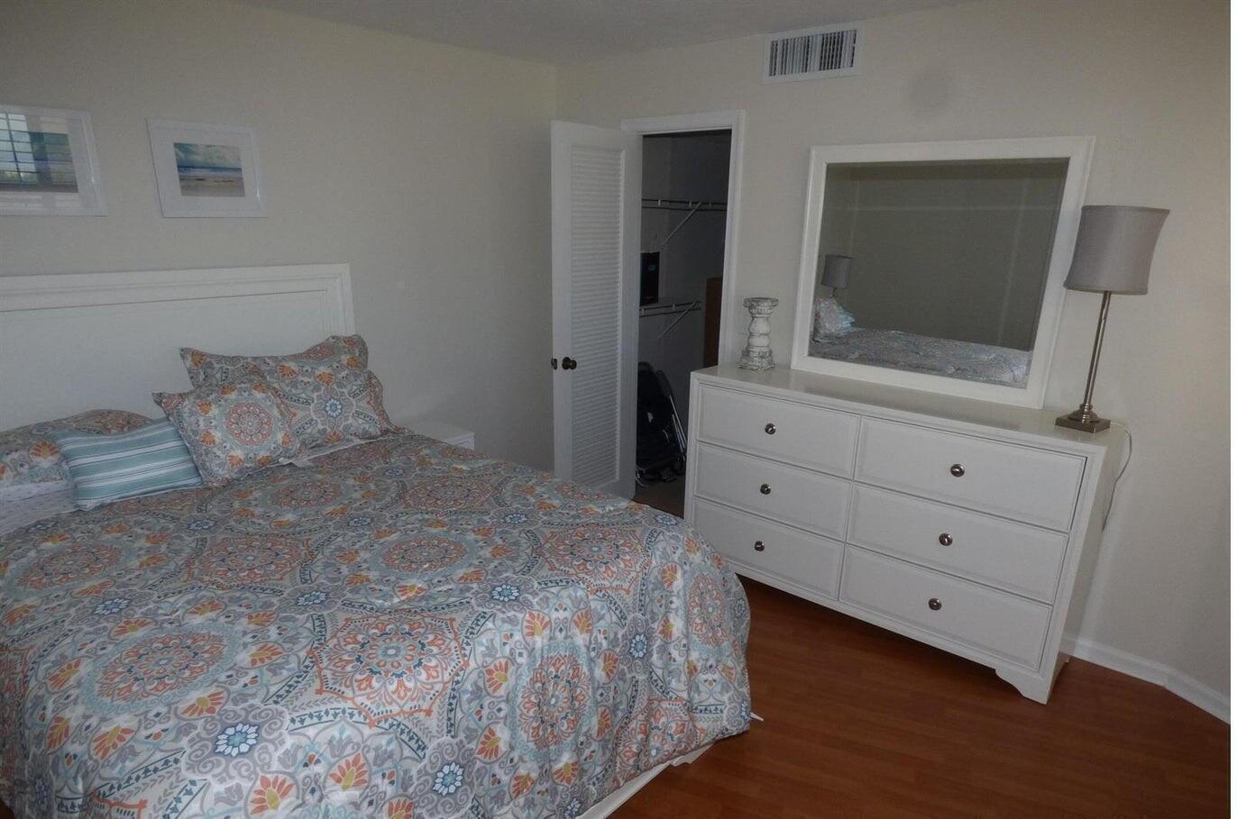 2800 N Ocean Drive B-5c Property Photo 6
