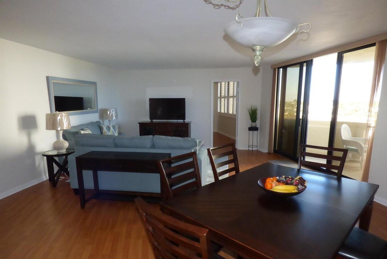 2800 N Ocean Drive B-5c Property Photo 8