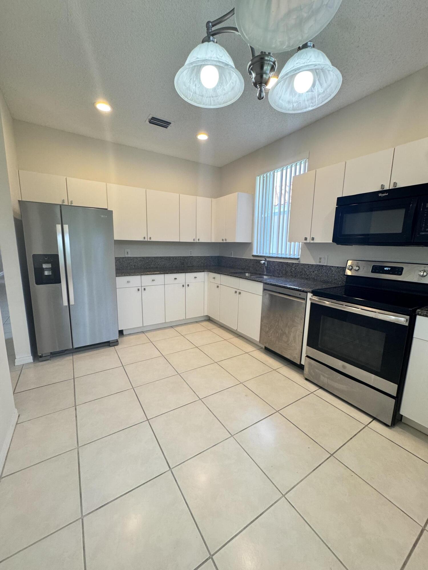 10895 Fillmore Drive Property Photo 3