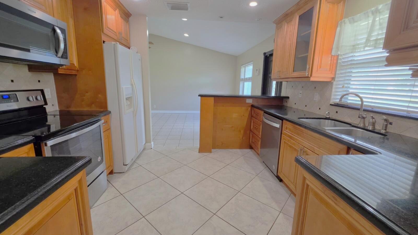 5686 SHILLINGTON Way Property Photo 1