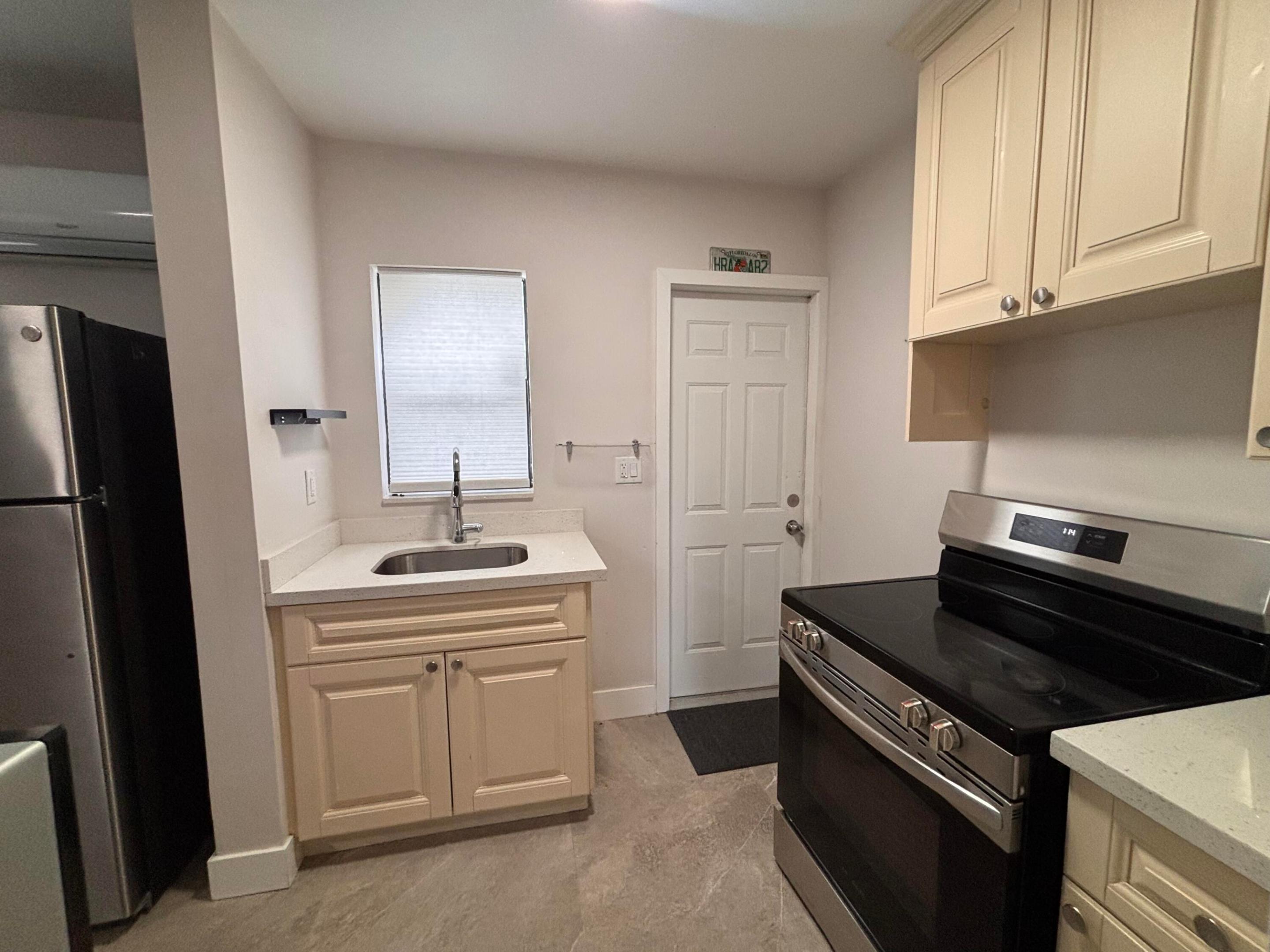 413 S Ocean Boulevard 4 Property Photo 4