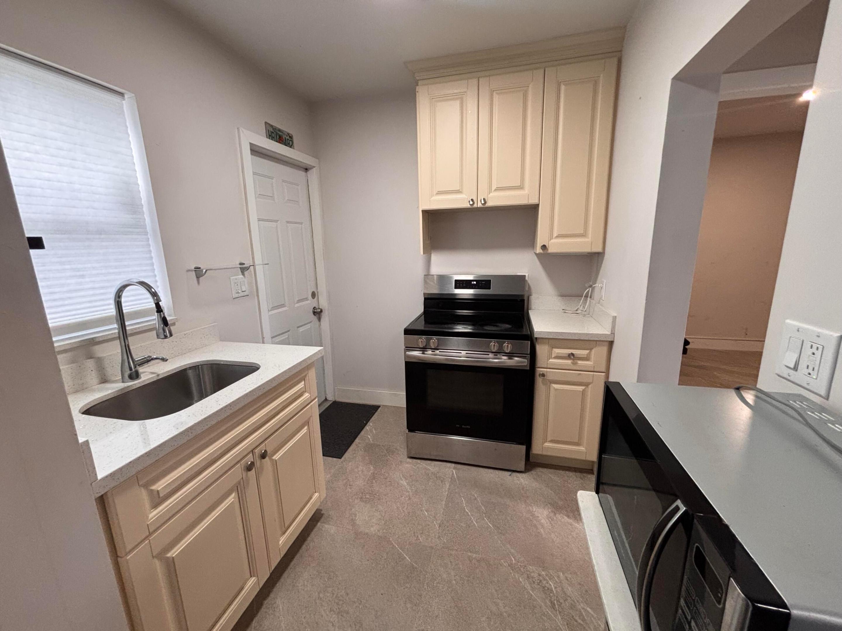 413 S Ocean Boulevard 4 Property Photo 5