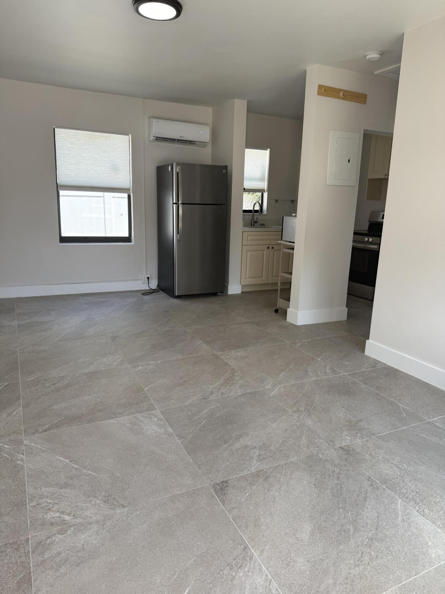 413 S Ocean Boulevard 4 Property Photo 8