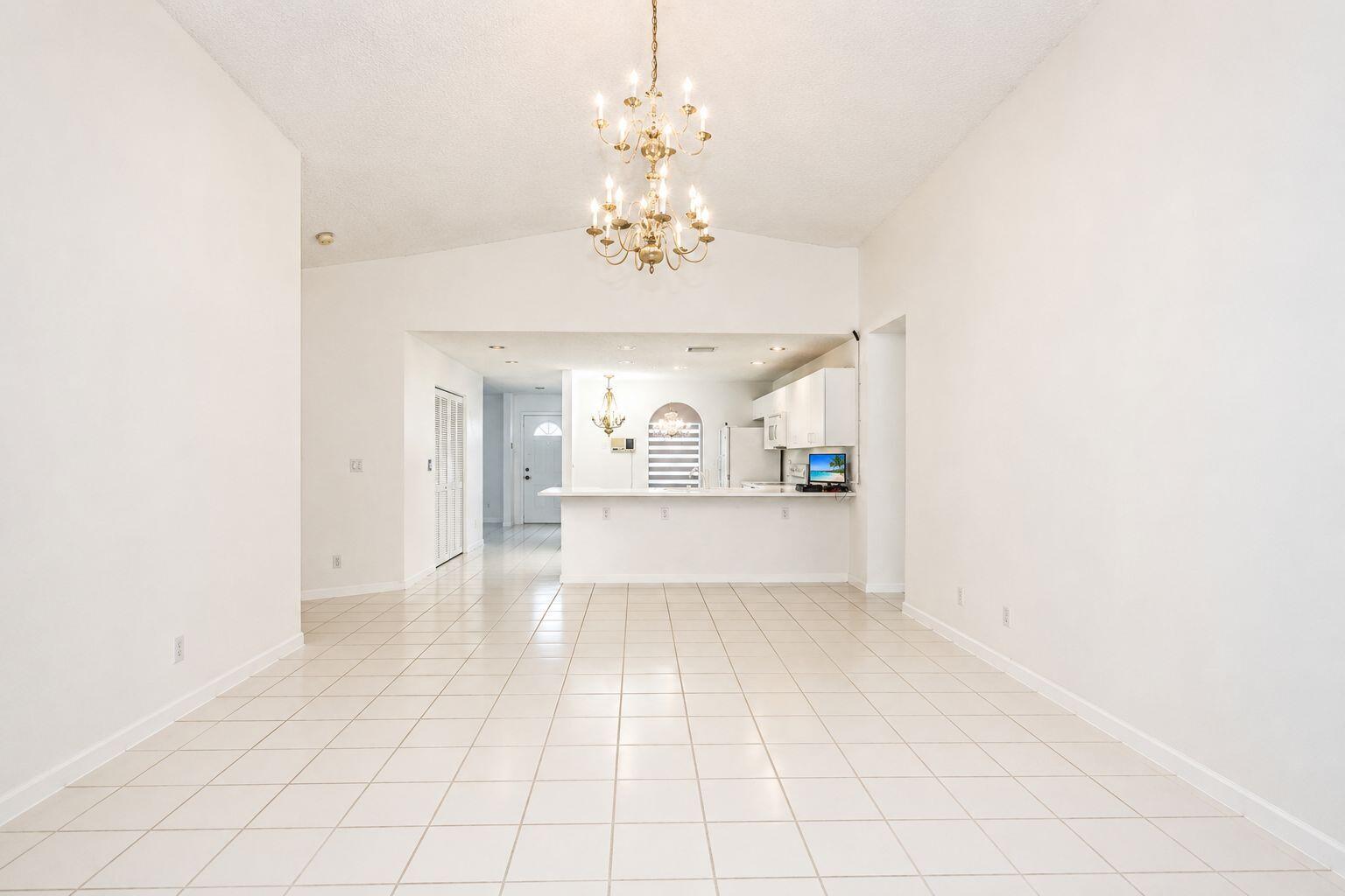 7606 Briar Cliff Circle Property Photo 8