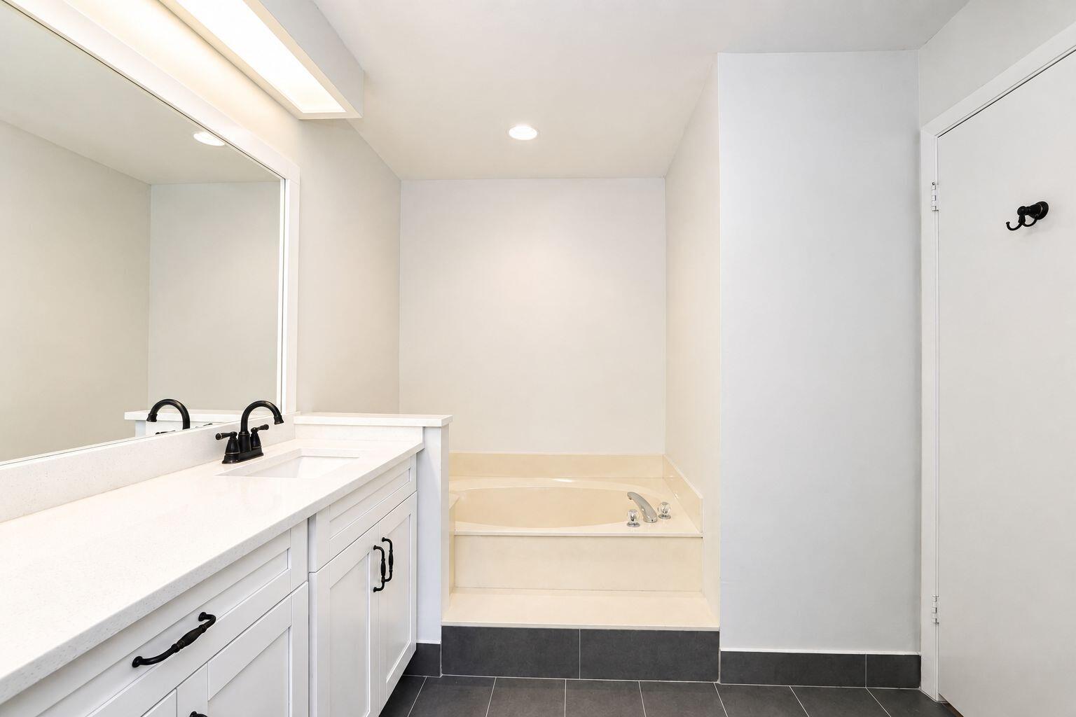 7606 Briar Cliff Circle Property Photo 17