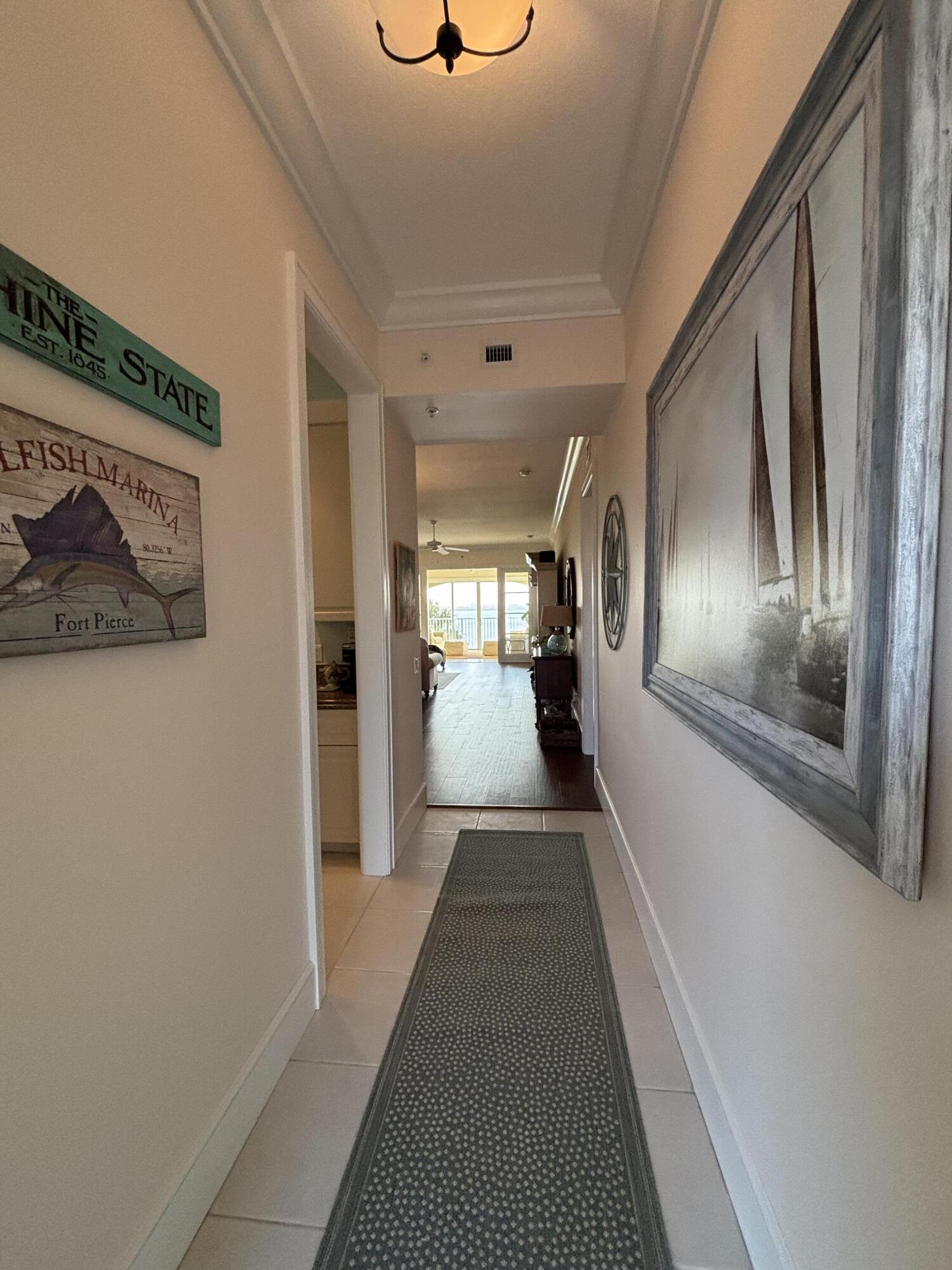 29 Harbour Isle Drive W 304 Property Photo 1