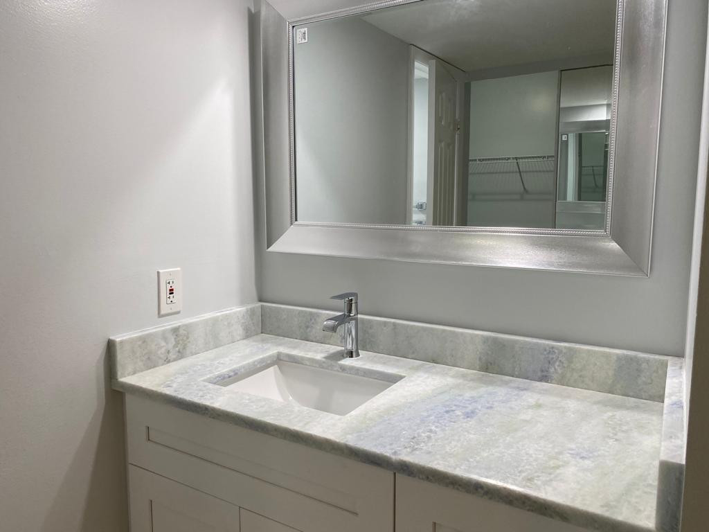 1520 Whitehall Drive 202 Property Photo 11