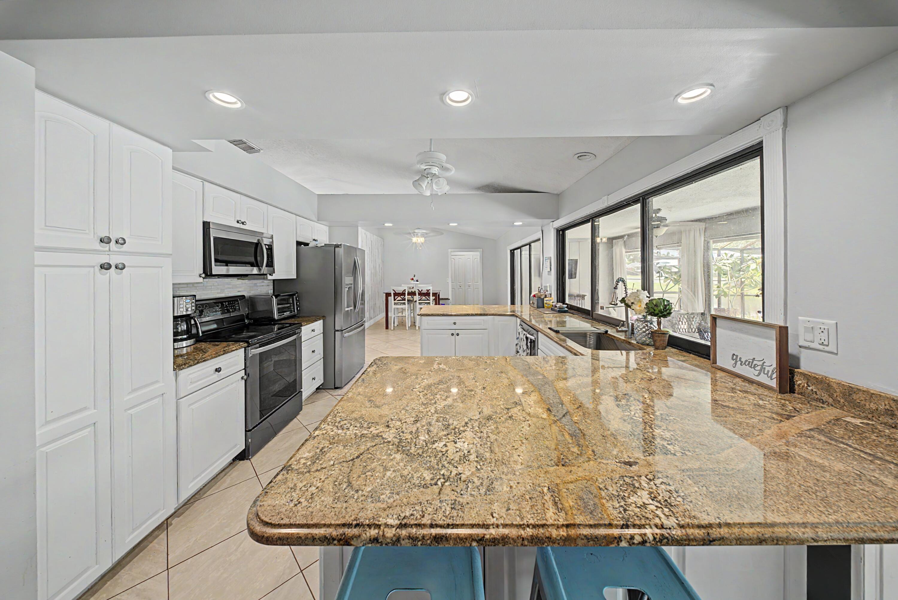 2185 Ne Ocapi Court Property Photo 8
