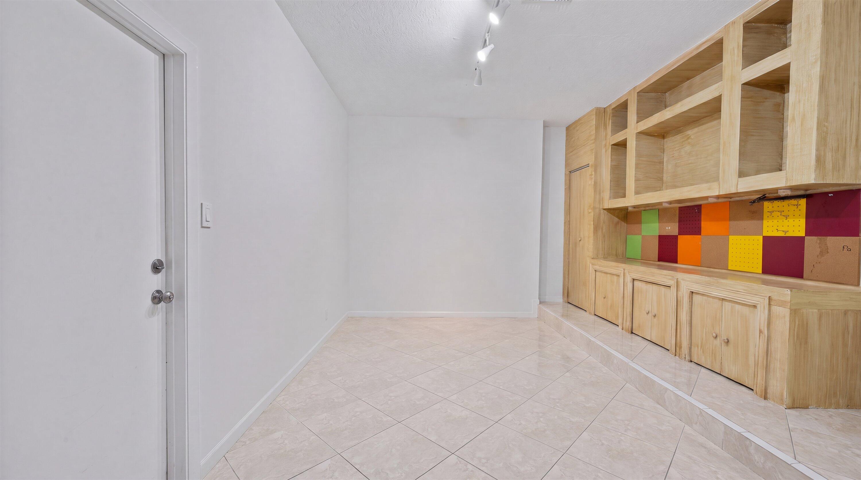 893 Forest Glen Lane Property Photo 20