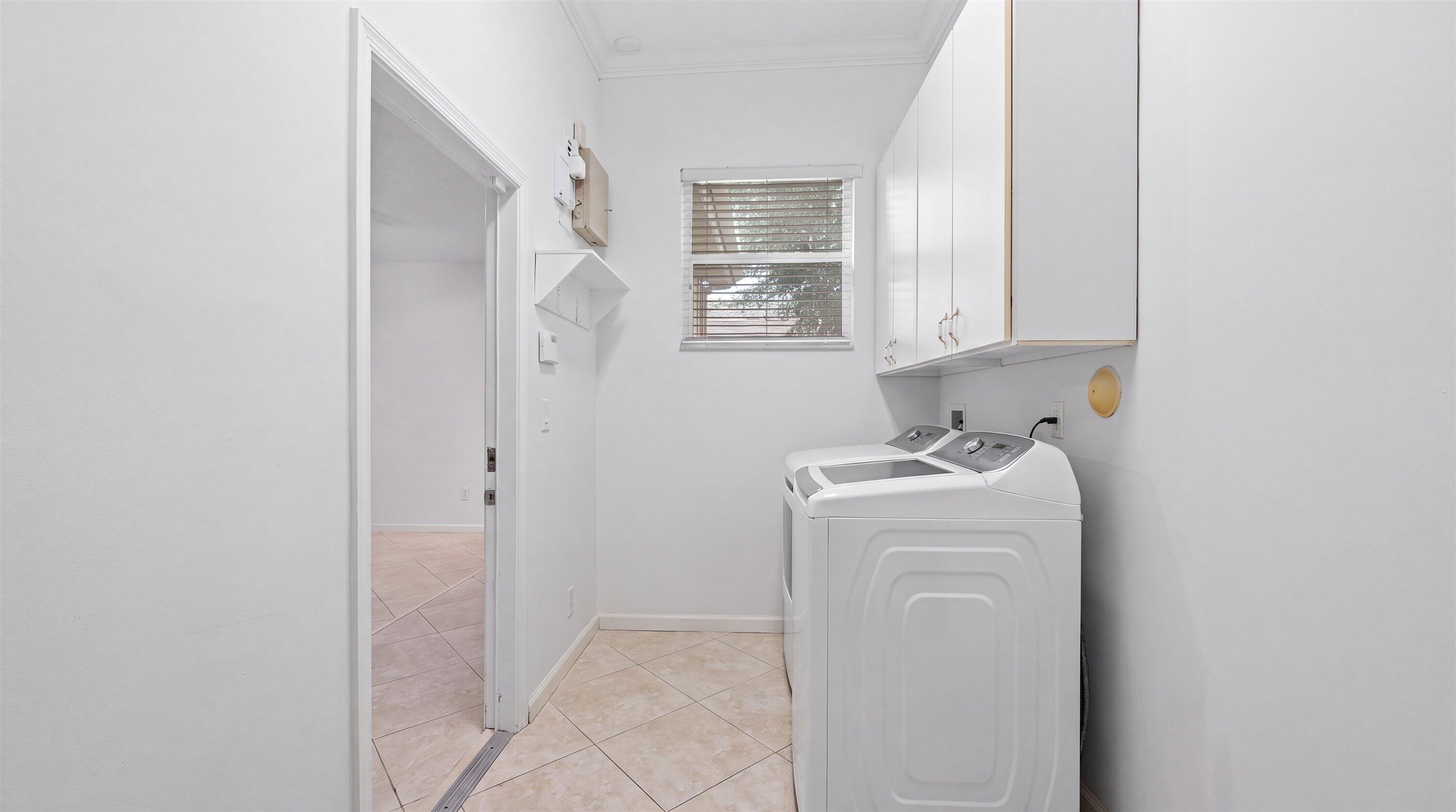 893 Forest Glen Lane Property Photo 37