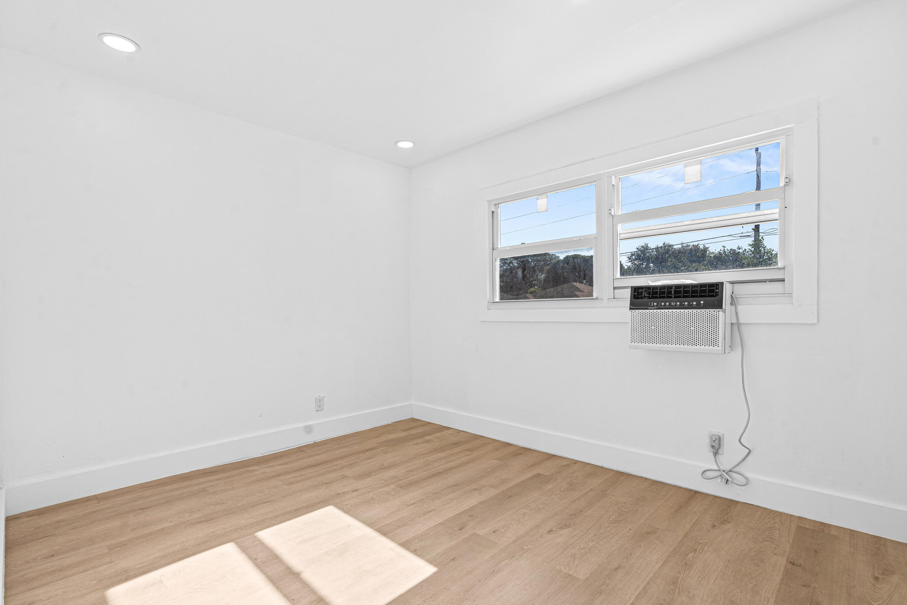 230 Sw 6th Avenue Property Photo 8