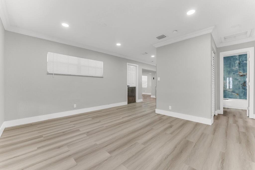 181 Ne 51st Street Property Photo 17