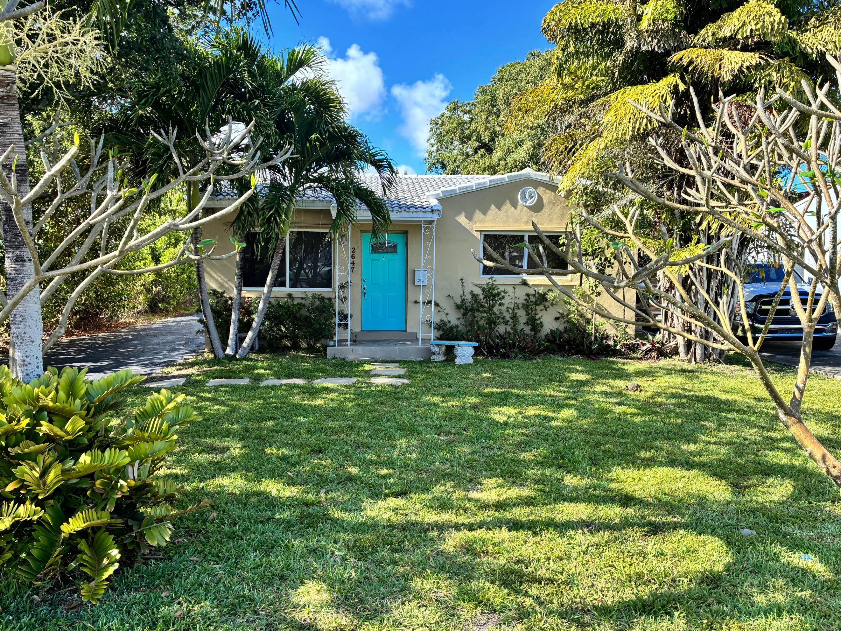 2647 PIERCE Street Property Photo 1