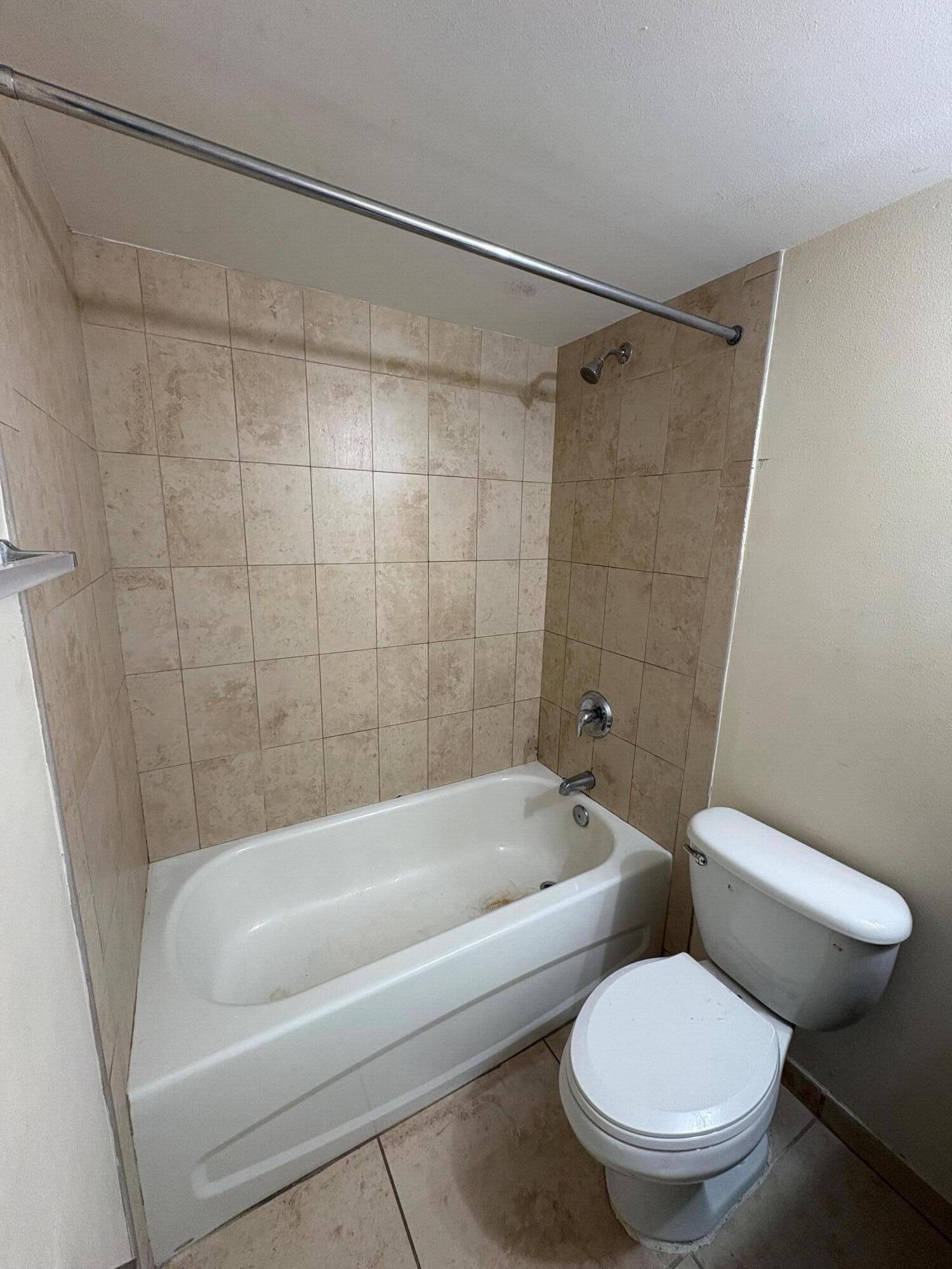 6235 Sw 47th Manor 202 Property Photo 9
