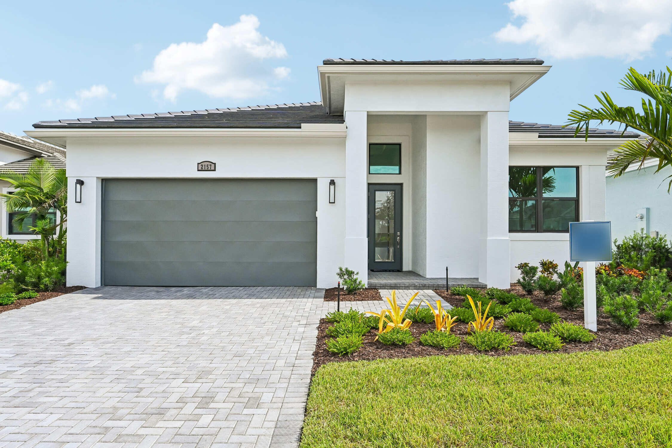 2157 Se Mosaic Boulevard Property Photo 1